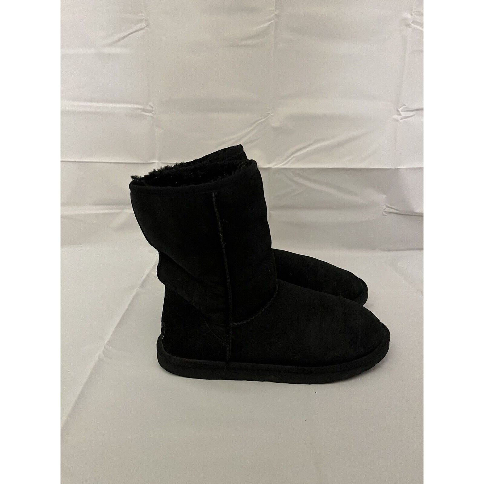 Ugg UGG Black Classic Short Boot Womens Size 9 Size US 9 / IT 39 - 1 Thumbnail