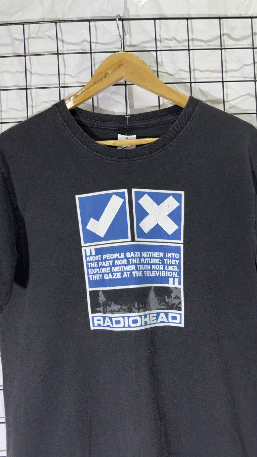 Band Tees Radiohead band tee shirt Size US M / EU 48-50 / 2 - 3 Thumbnail