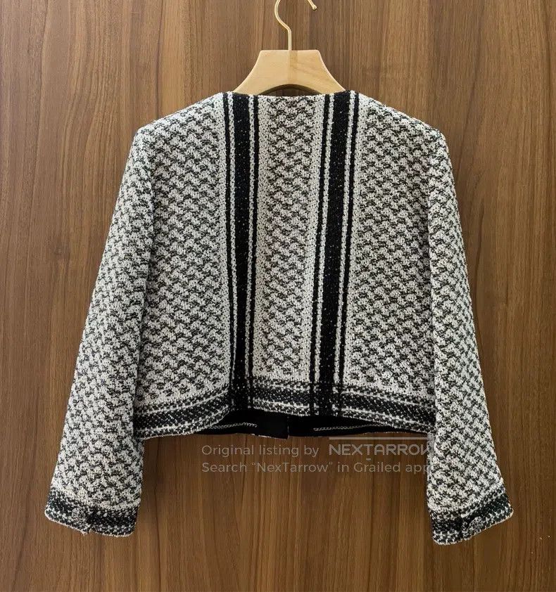 Chanel Chanel Black and white sequined short coat Size S / US 4 / IT 40 - 2 Thumbnail