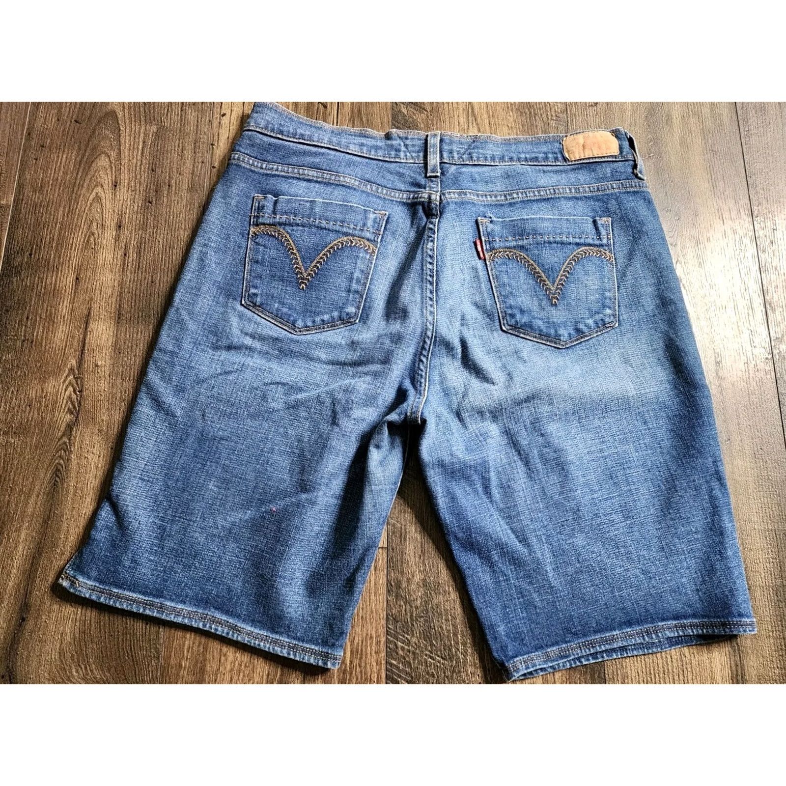 Levi's Levi's Women's Bermuda Denim Shorts 10 Blue Stretch Jorts Casual Regular Beach Size 32" / US 10 / IT 46 - 2 Thumbnail