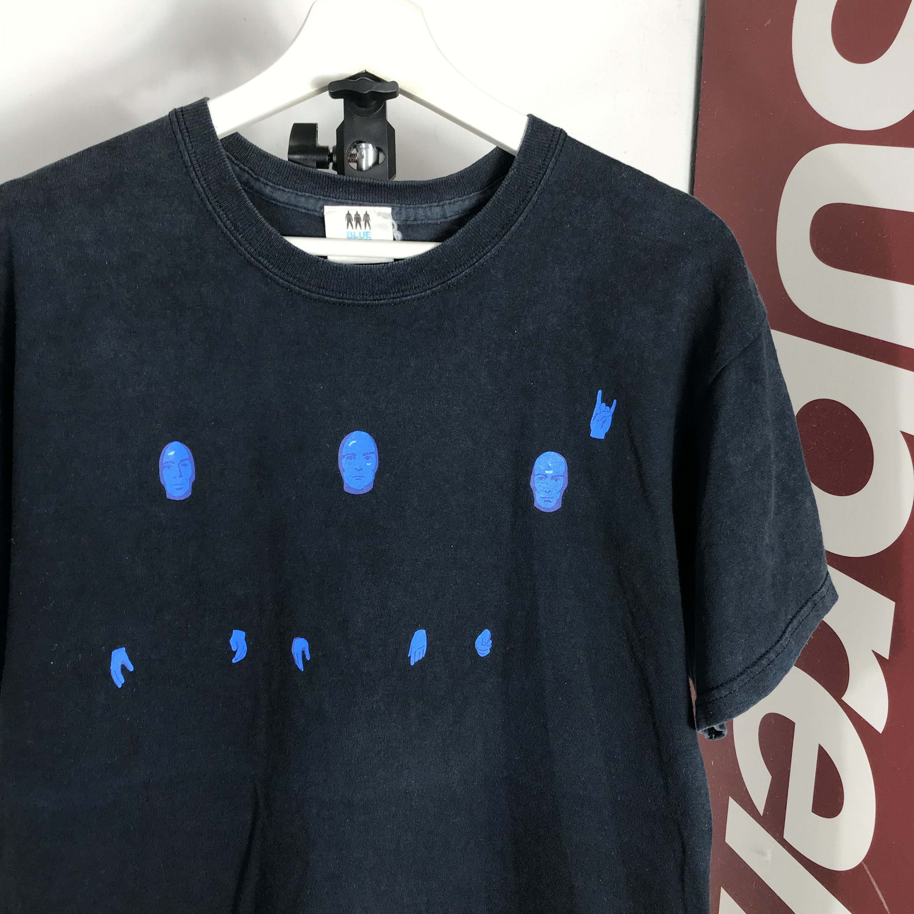 Band Tees Vintage blue man group essential tour t-shirt Size US M / EU 48-50 / 2 - 3 Thumbnail