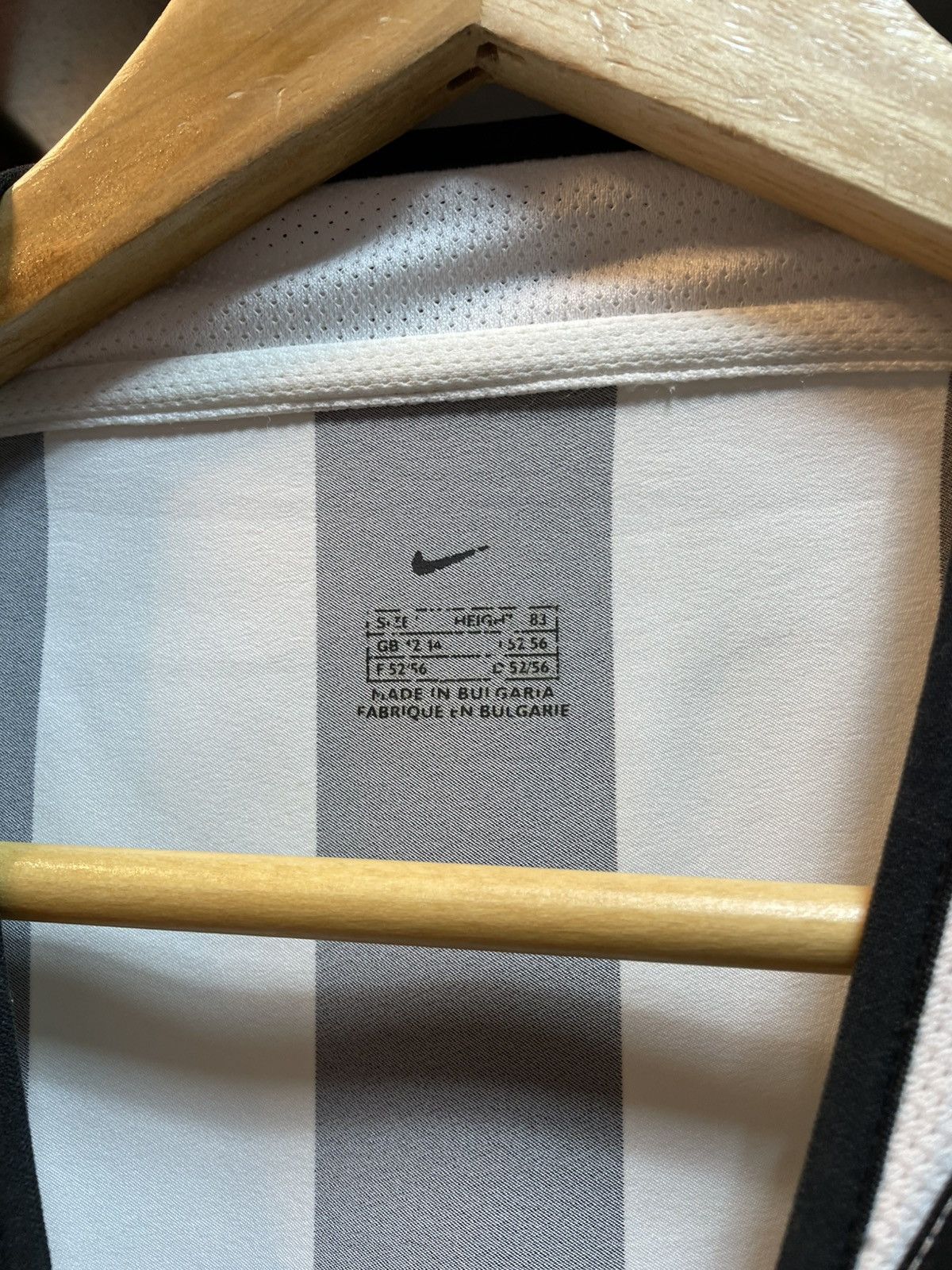 Nike Vintage 2004-2005 Juventus Home Kit Size US L / EU 52-54 / 3 - 5 Thumbnail