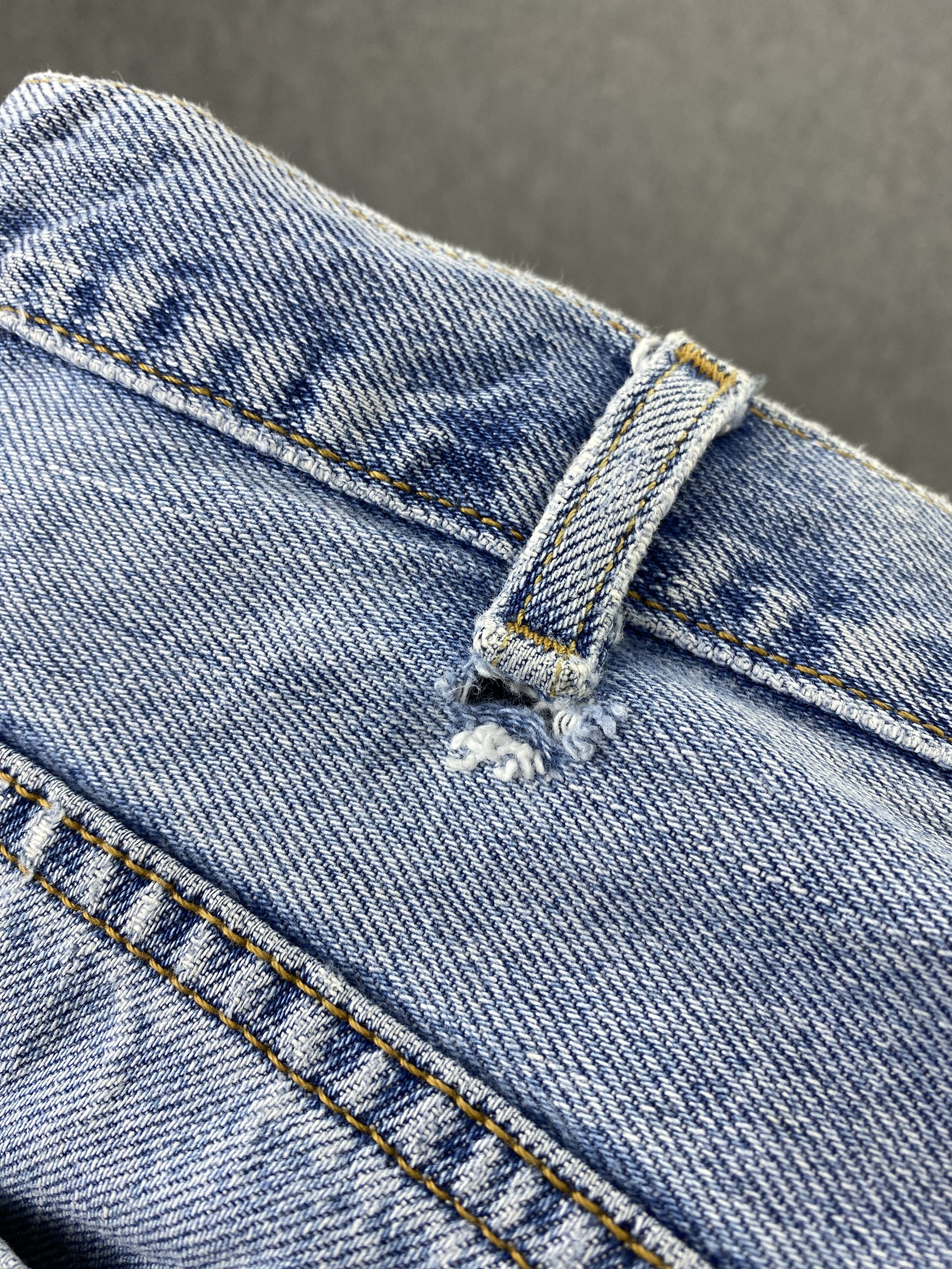 Levi's Light Blue Vintage Levis 505 Jeans DP2702 Size US 37 - 19 Thumbnail