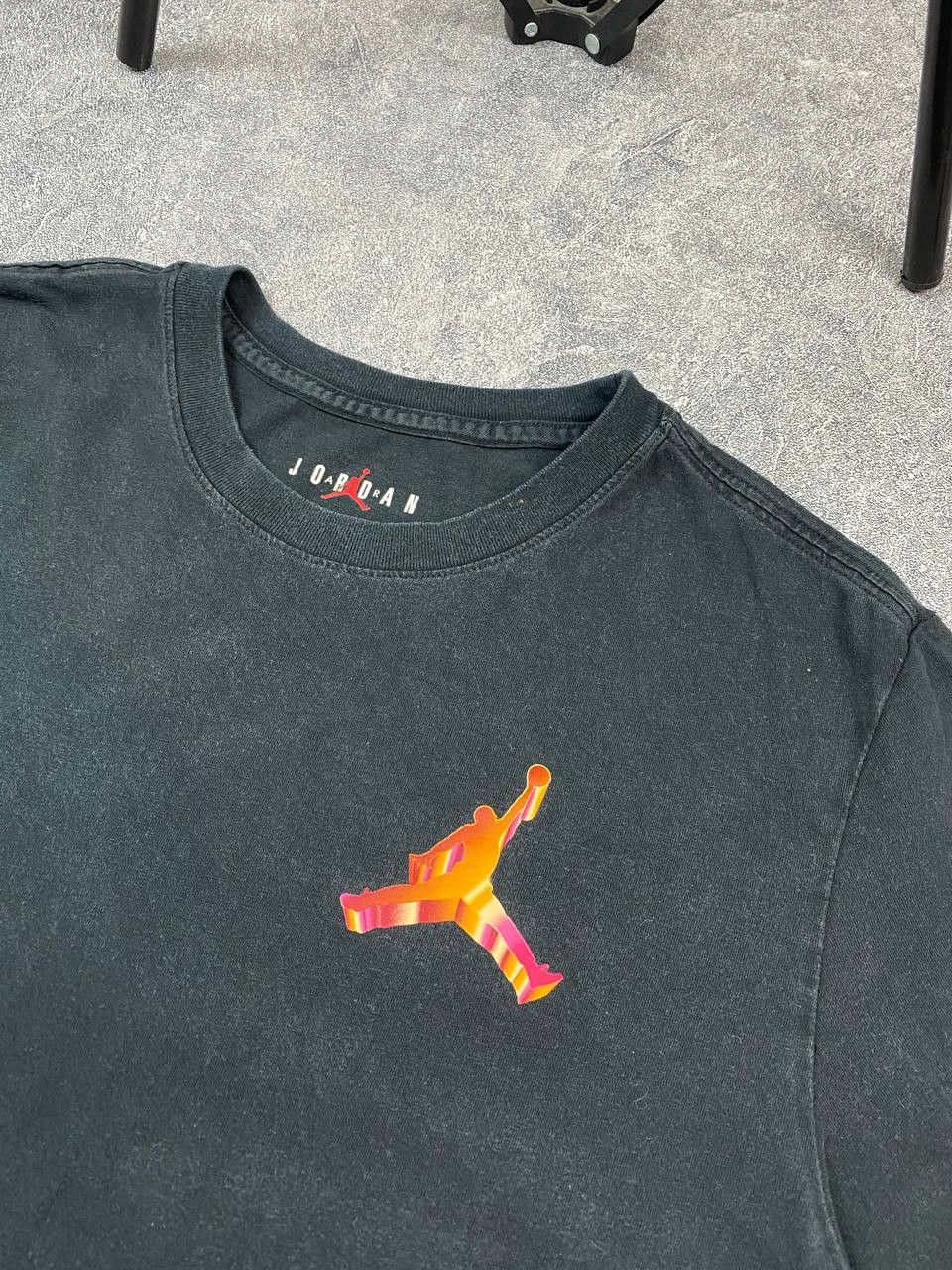 Nike × Vintage Vintage Nike Jordan Faded Tee Shirt Size US L / EU 52-54 / 3 - 5 Thumbnail