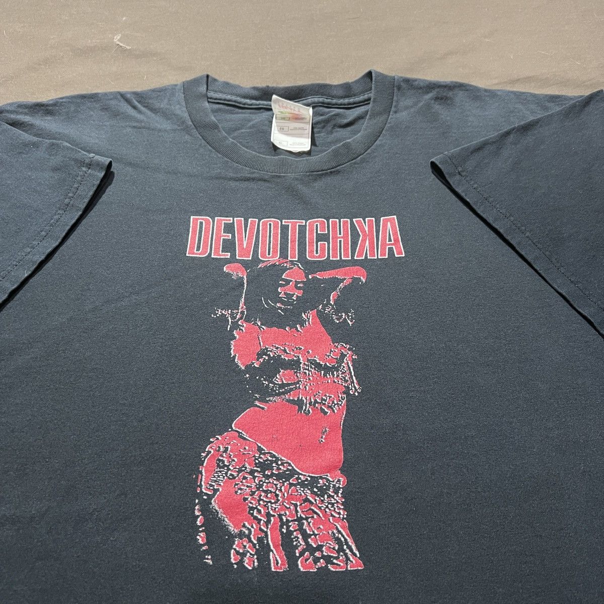Band Tees Vintage Y2K DeVotchKa Tee XL Faded Gypsy punk Gothic Size US XL / EU 56 / 4 - 1 Thumbnail