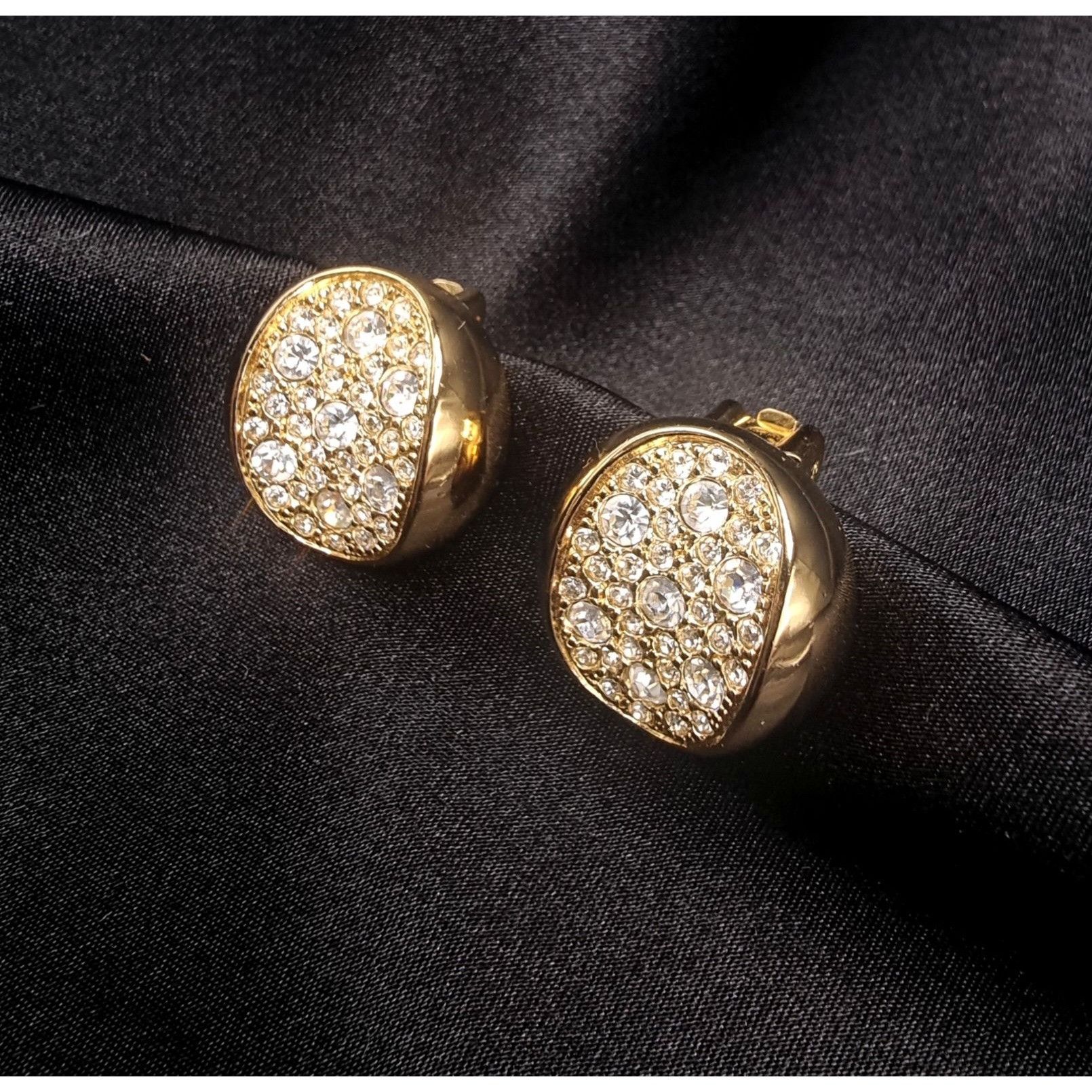 Dior Rare Find Vintage CHRISTIAN DIOR 1980s-90s Gold-Tone Clip-On Size ONE SIZE - 1 Thumbnail