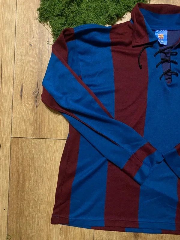 Other FC Barcelona 1920 Jersey Edition Socios 2005 Official Size US L / EU 52-54 / 3 - 2 Thumbnail
