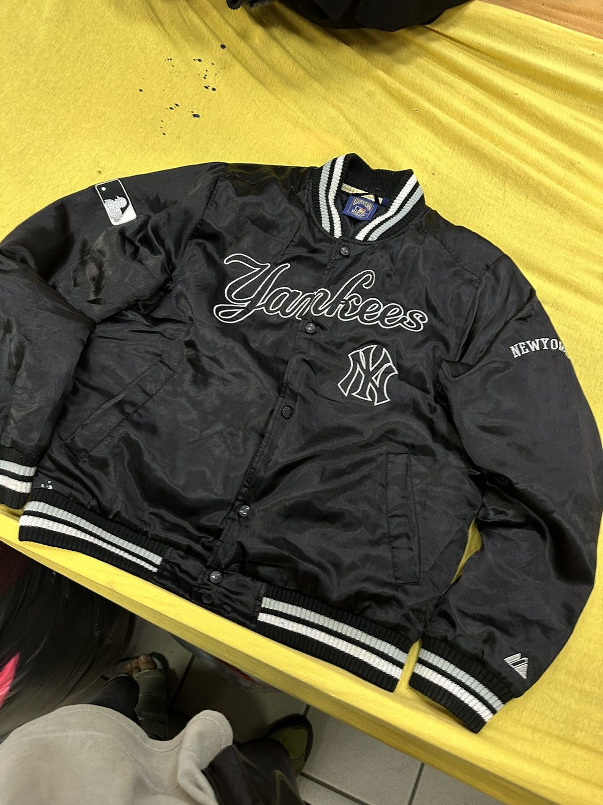 Yankees vintage 90s bomber jacket