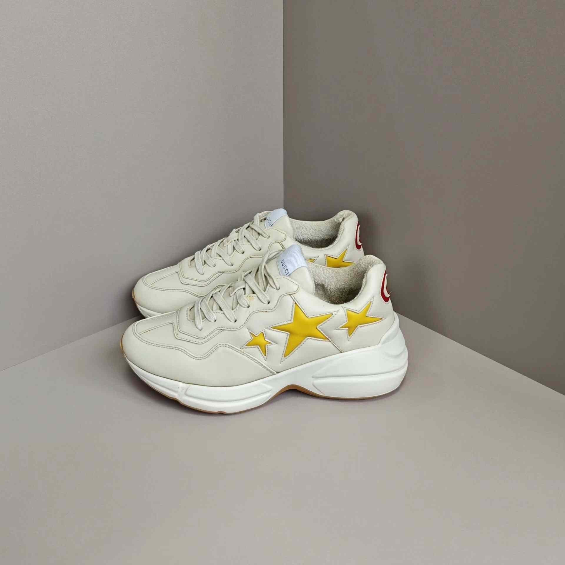 Gucci Gucci Printed Lowtop Sneakers us_7 Women Size US 7 / IT 37 - 1 Thumbnail