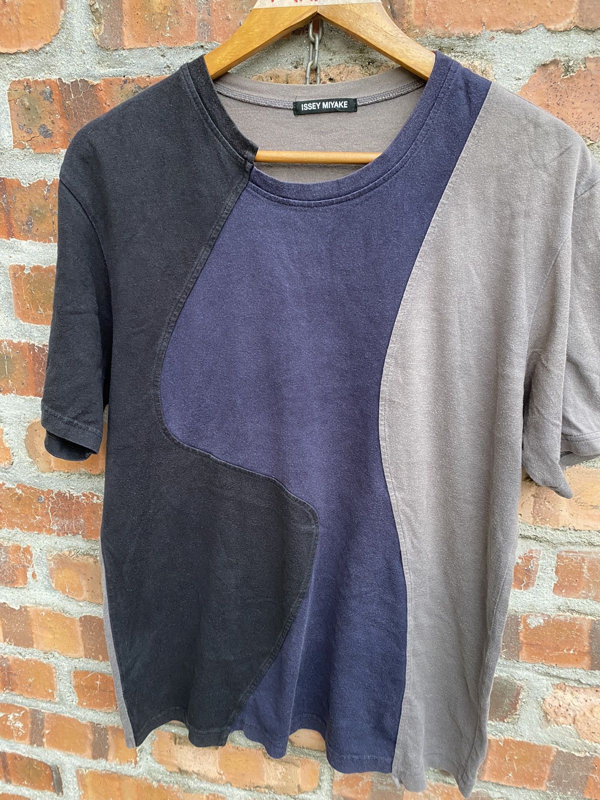 Issey Miyake SS03 IS rebuild cut tee Size US L / EU 52-54 / 3 - 6 Thumbnail