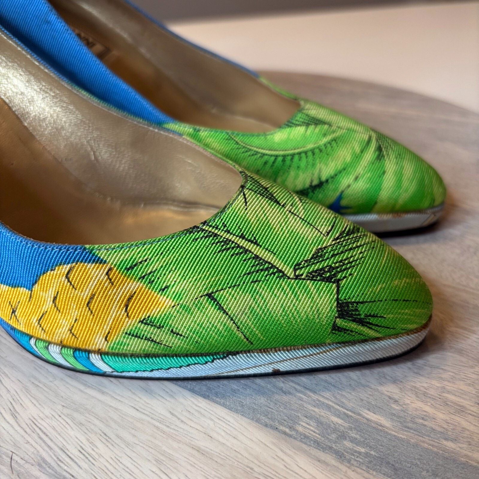 Versace Versace Vintage Tropical Pineapple Pumps Heels US Size 7.5 Size US 7.5 / IT 37.5 - 6 Thumbnail