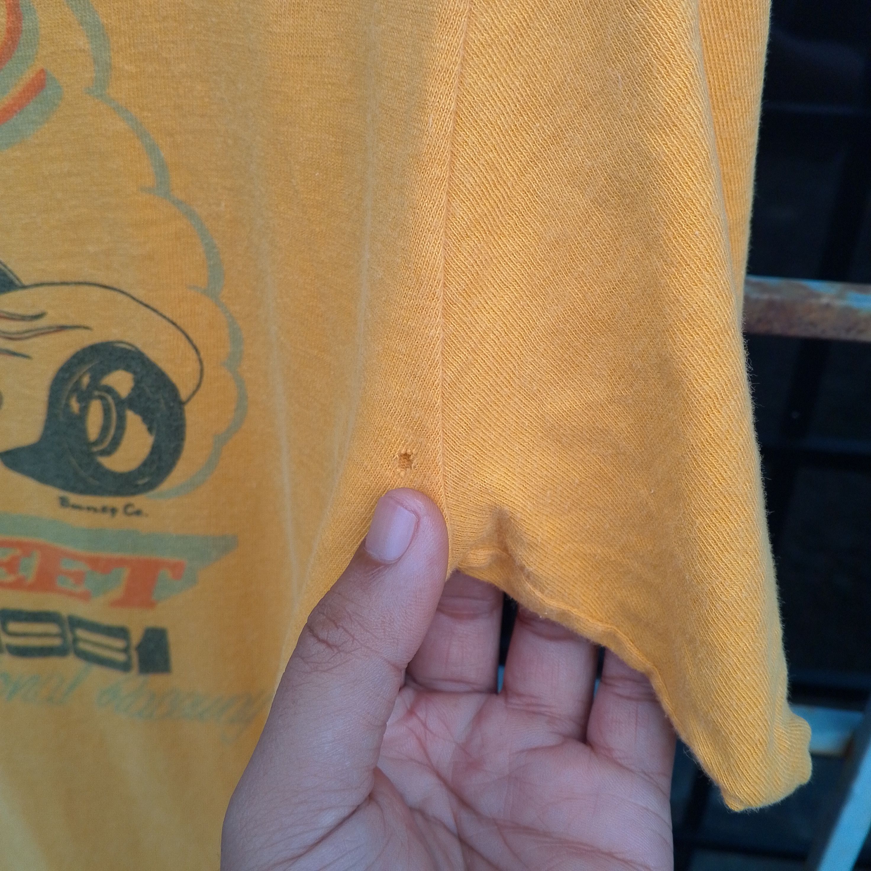Vintage Vintage 1981 14th Annual Corvette Drag Meet Tshirt Size US M / EU 48-50 / 2 - 8 Thumbnail