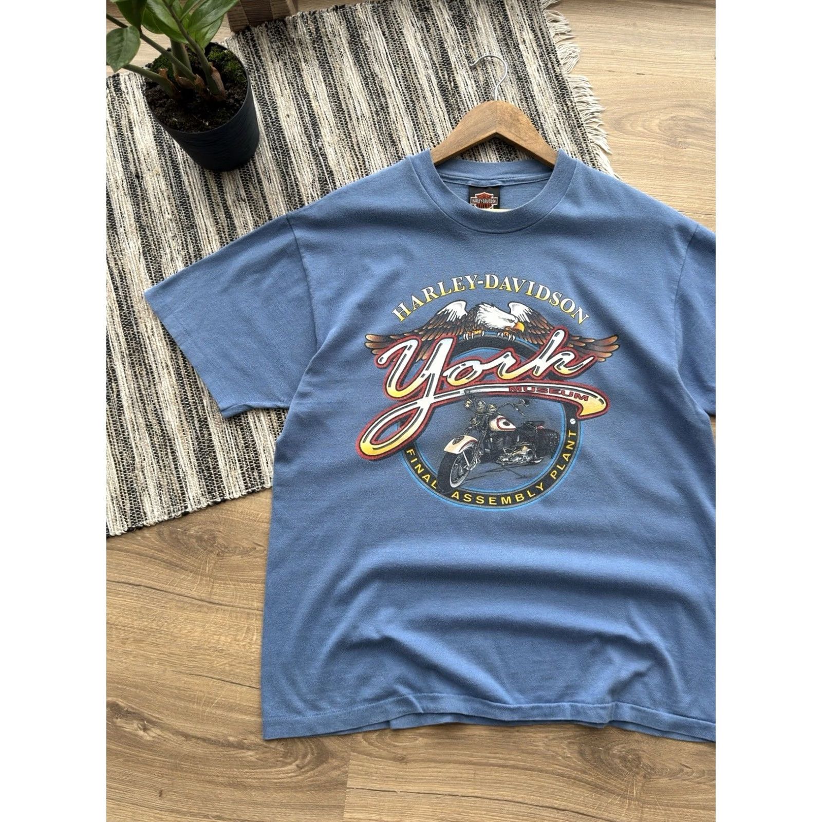 Harley Davidson VINTAGE Harley-Davidson T-Shirt Men L Blue 90s York Museum Single Stitch Logo Theme 80s 90s Biker Cartoon USA Streetwear Merch 3d Emblem Size US L / EU 52-54 / 3 - 5 Thumbnail