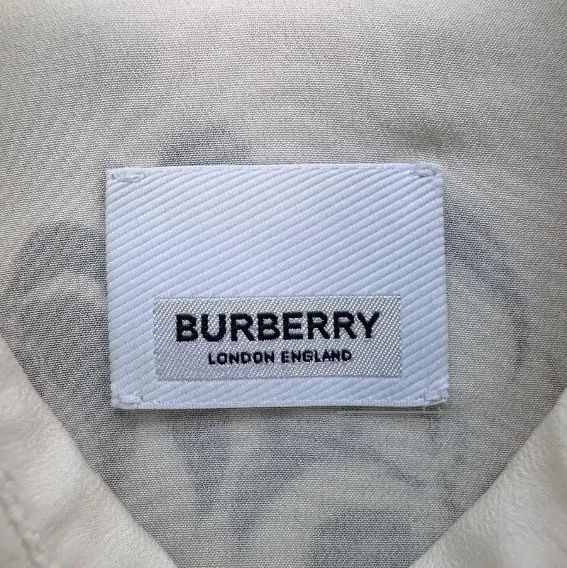 Burberry Burberry Black Women's Graphic Shirt. Size M / US 6-8 / IT 42-44 - 8 Thumbnail