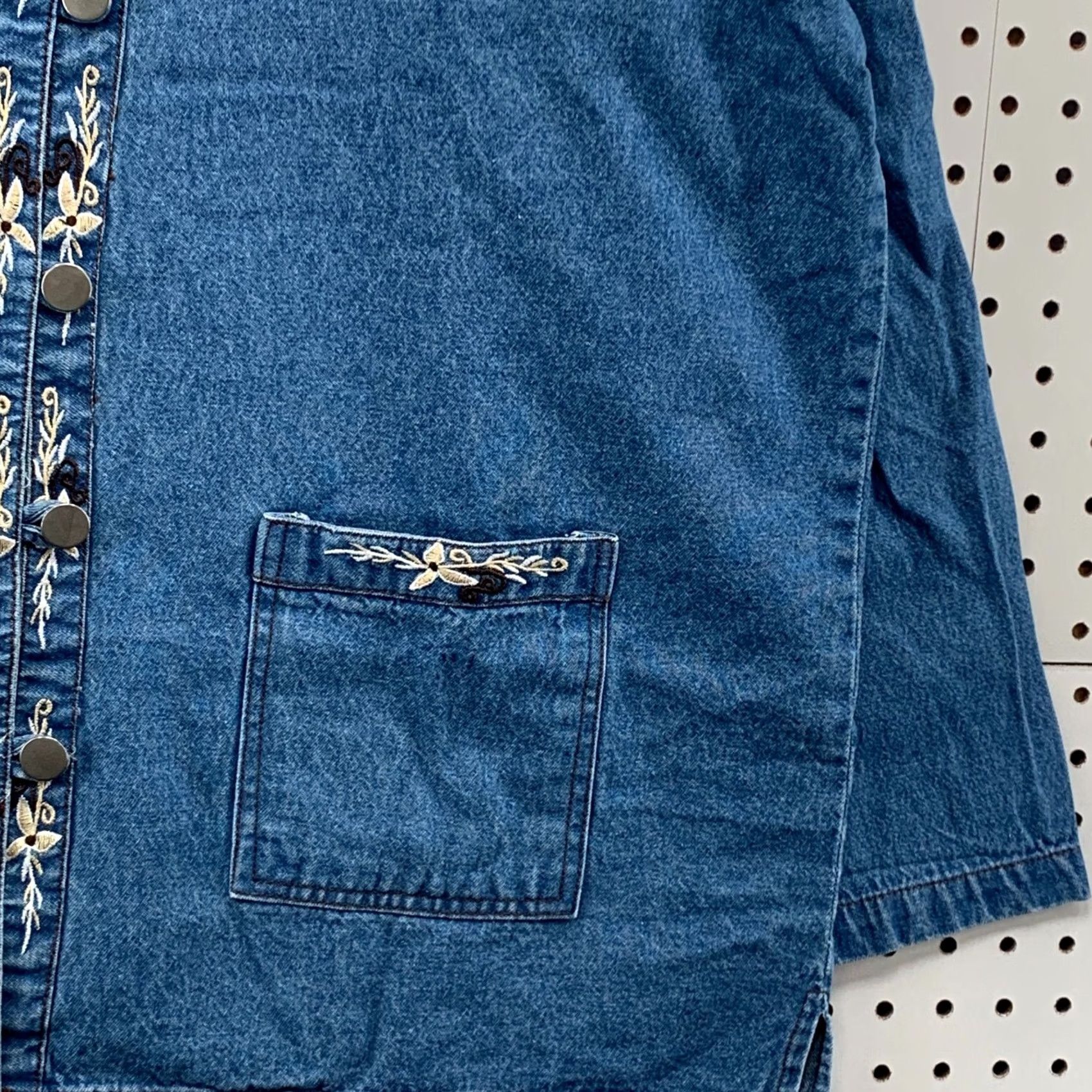 Haband Haband Tudor Court Denim Button Jacket Womens XL Long Sleeve Embroidered Floral Blue Denim Jacket Size XL / US 12-14 / IT 48-50 - 7 Thumbnail