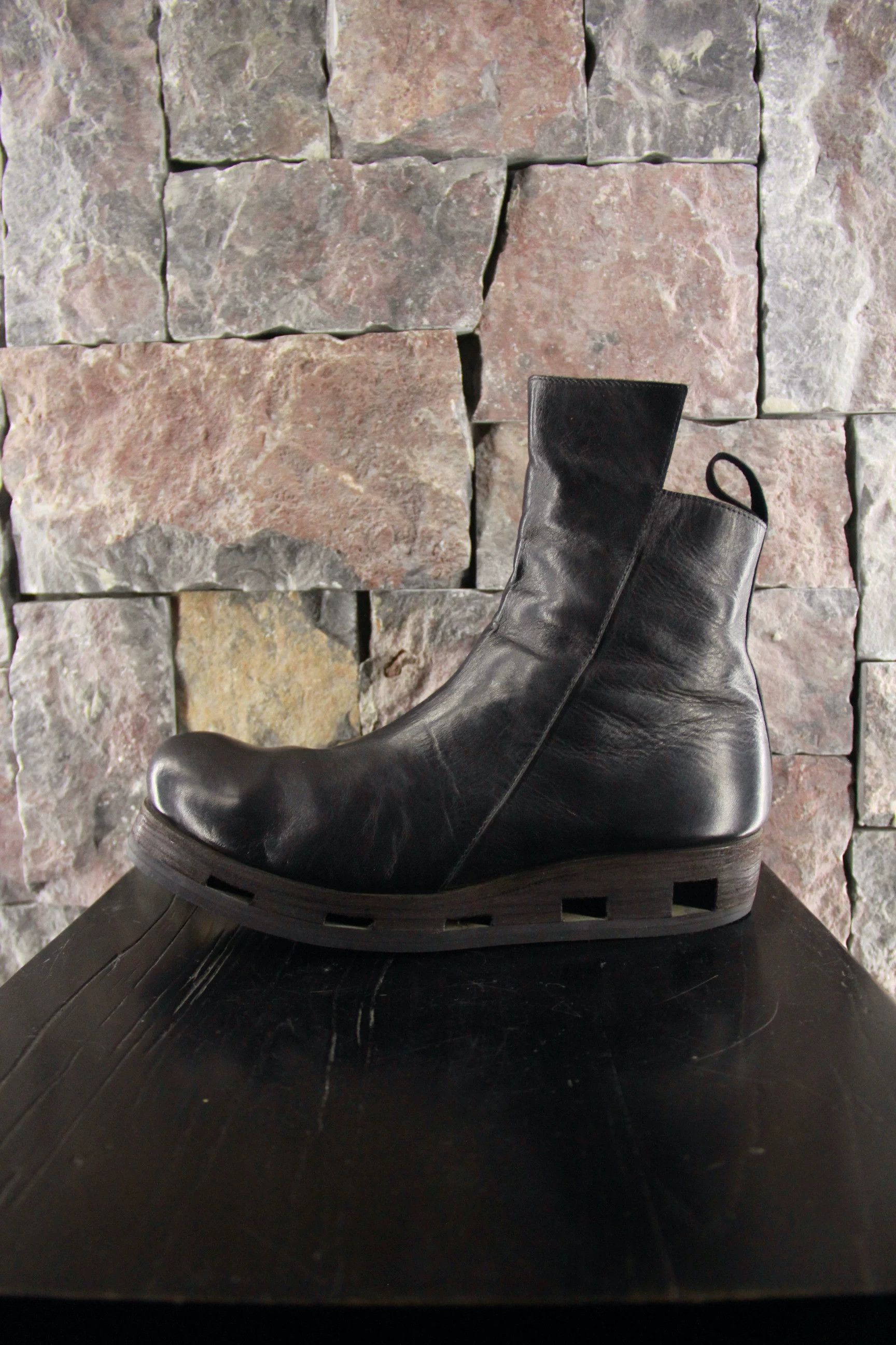 Boris Bidjan Saberi Boris Bidjan Saberi White Boots Men 10 Size US 10 / EU 43 - 1 Thumbnail