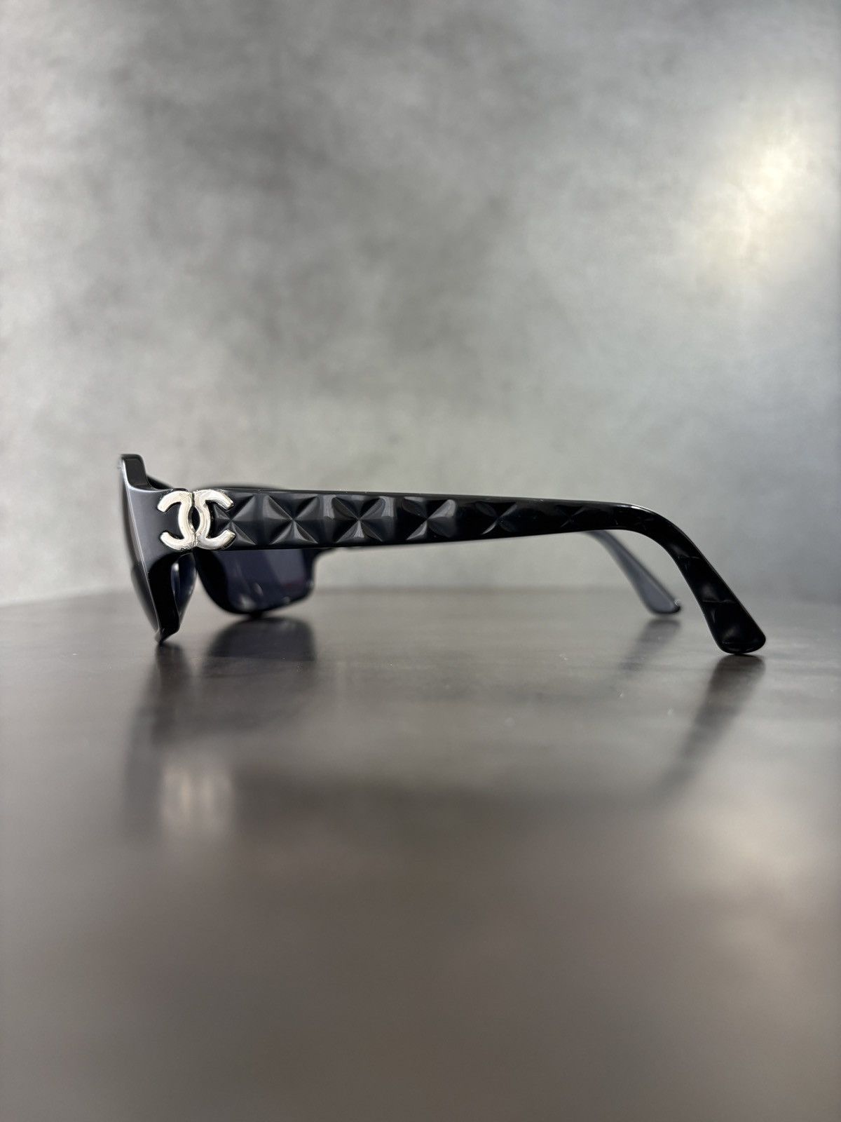 Chanel 2000s Vintage Chanel Sunglasses 5050 Y2K Quilted Double-C Size ONE SIZE - 8 Thumbnail