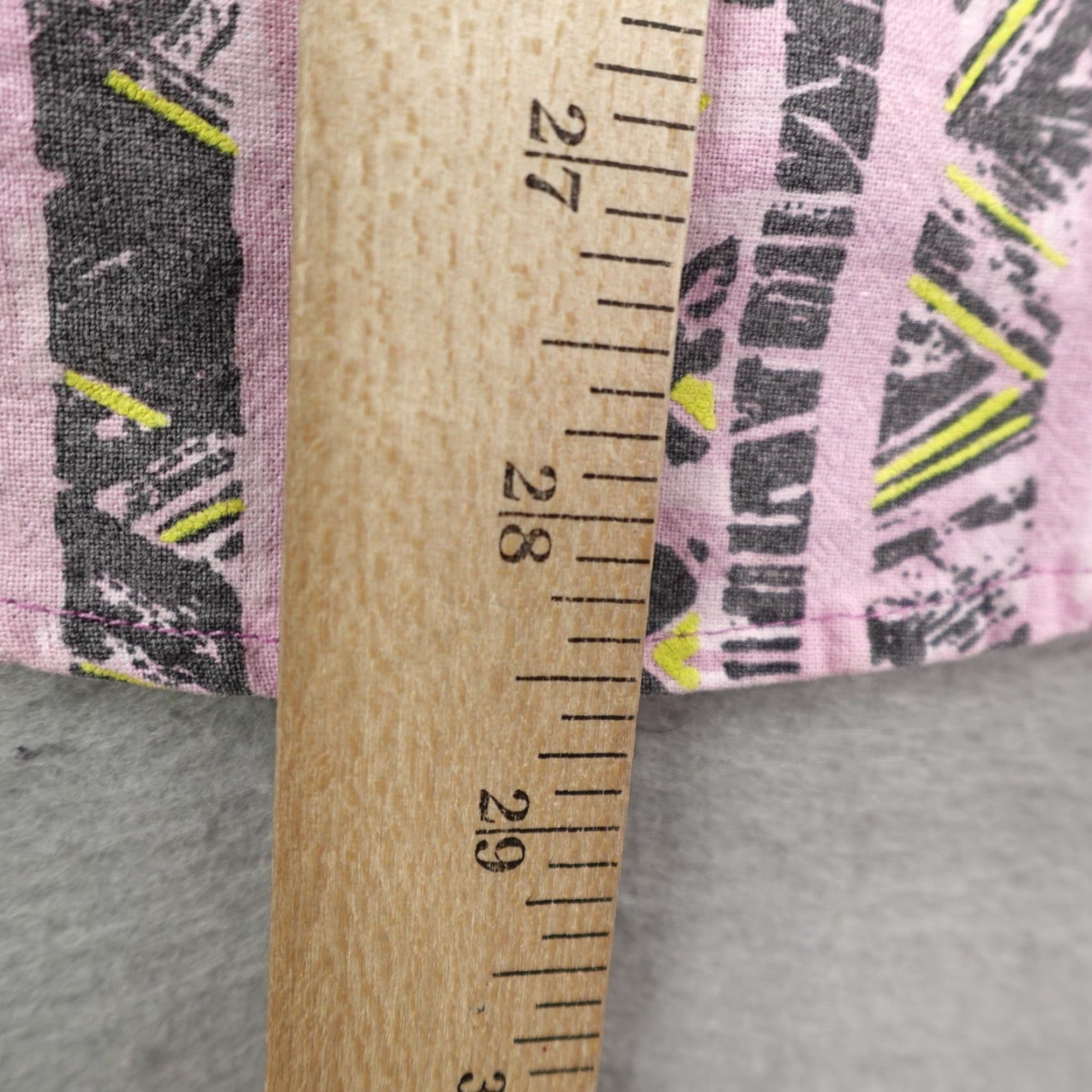 Vintage VINTAGE Frank Shirt Men Small Pink Abstract Geometric Button-Up 90s 90s Shirt Mens Small Pink Geometric Button-Up Size US S / EU 44-46 / 1 - 7 Thumbnail
