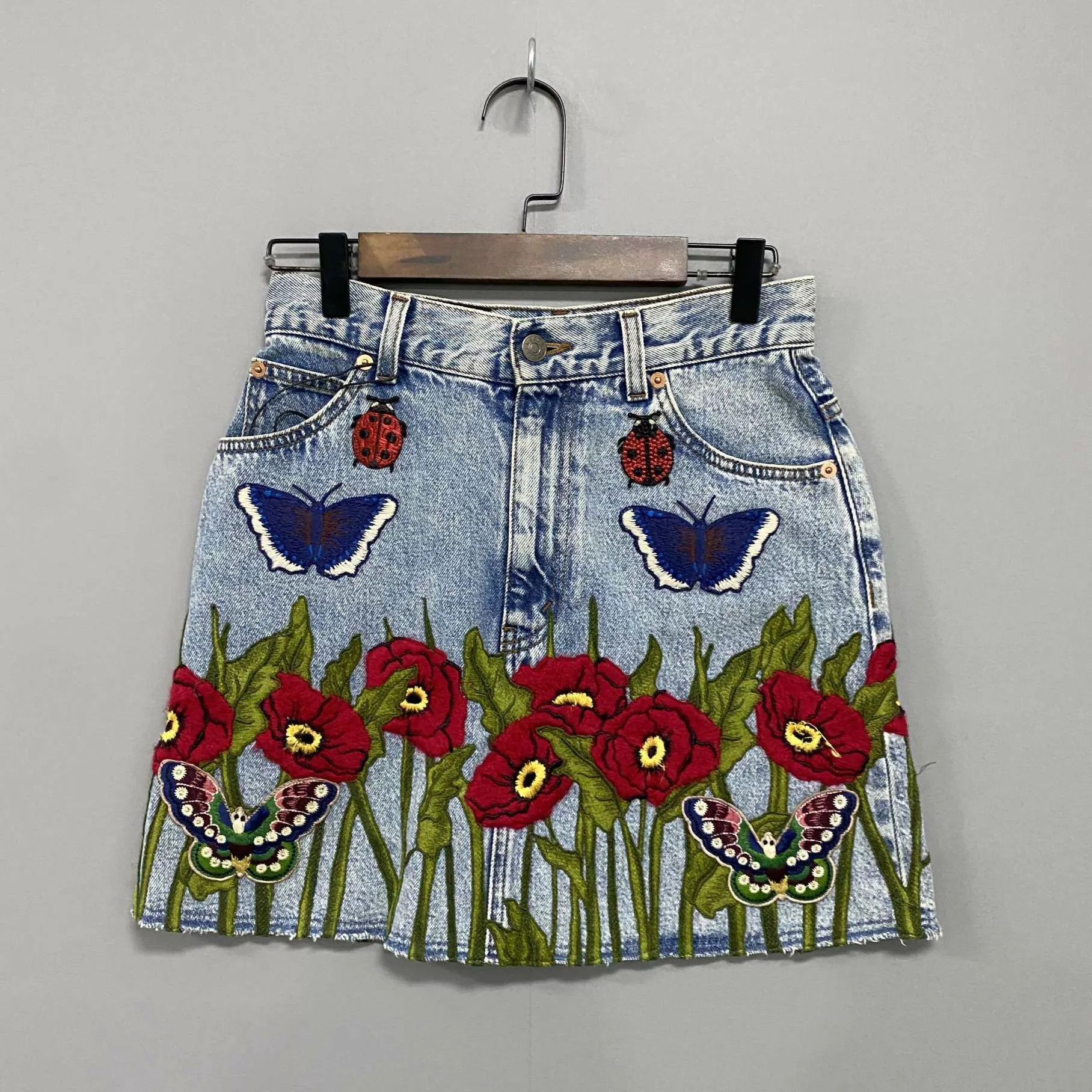 Gucci GUCCI Floral Embroidered Denim Mini Skirt Women's 38 Size XS / US 0-2 / IT 36-38 - 1 Thumbnail