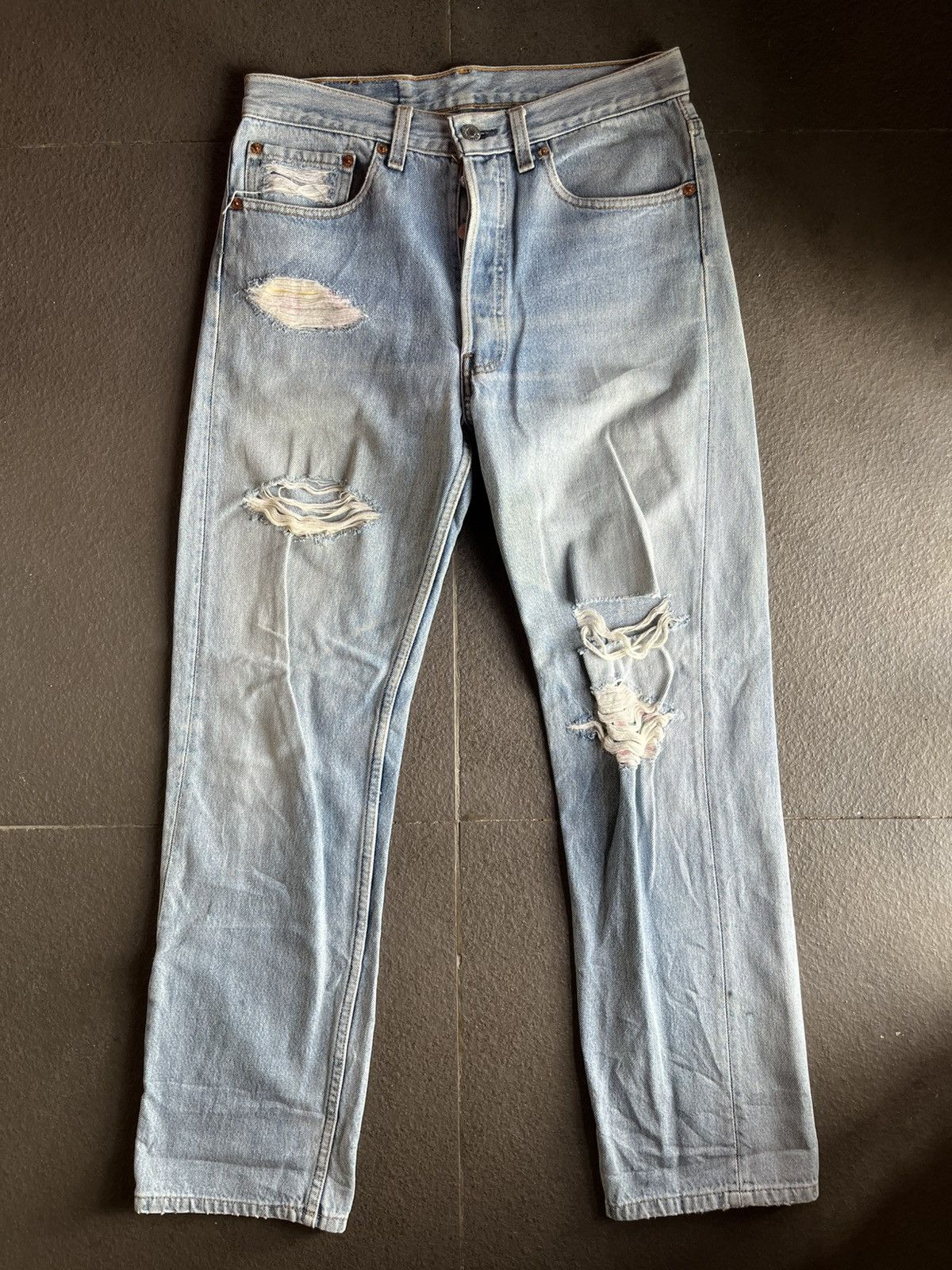 Levi's 32X36 Levi’s 501 Distressed Sun Faded 90’s Size US 32 / EU 48 - 2 Thumbnail