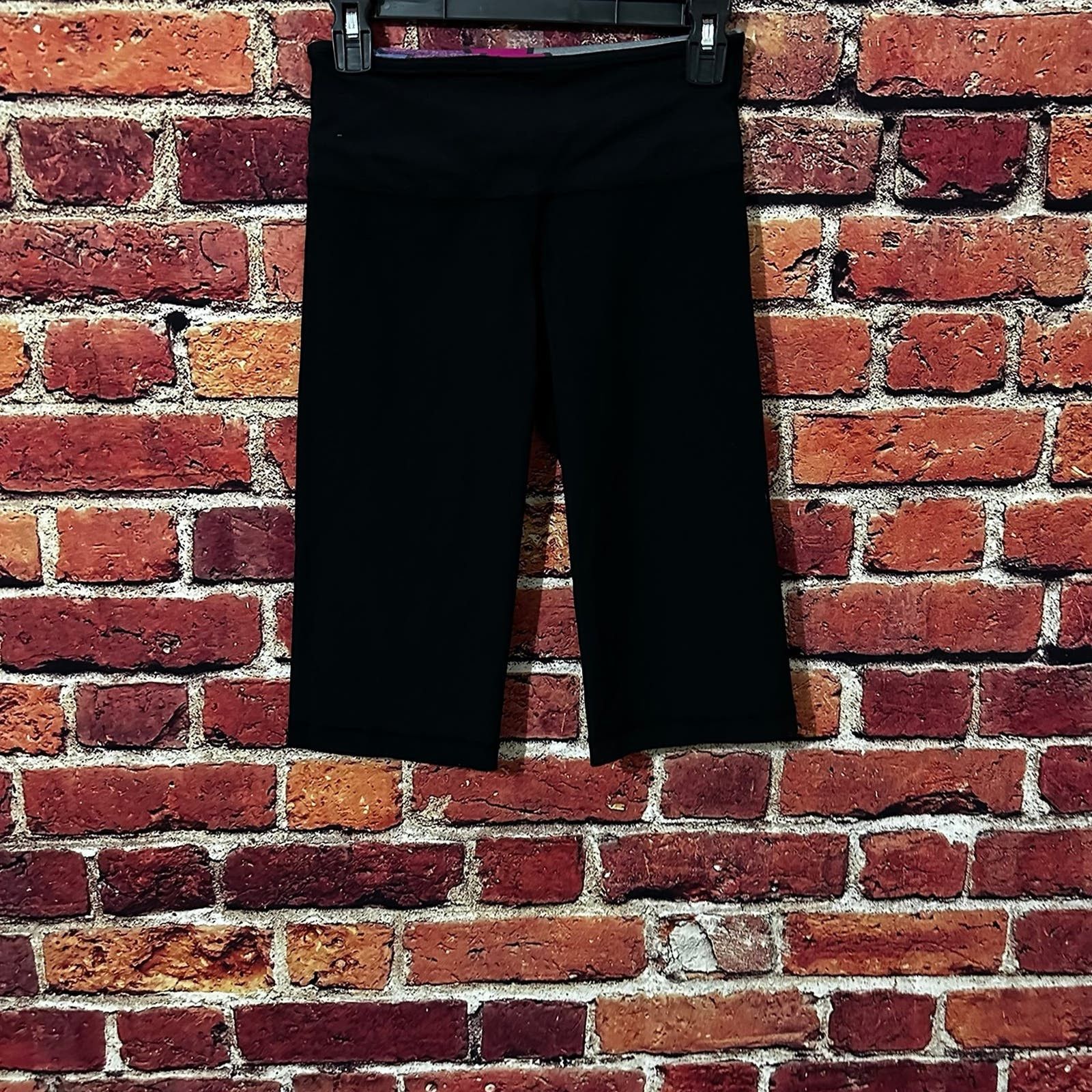 Lululemon Lululemon reversible Capri size 4 Size 27" / US 4 / IT 40 - 1 Thumbnail