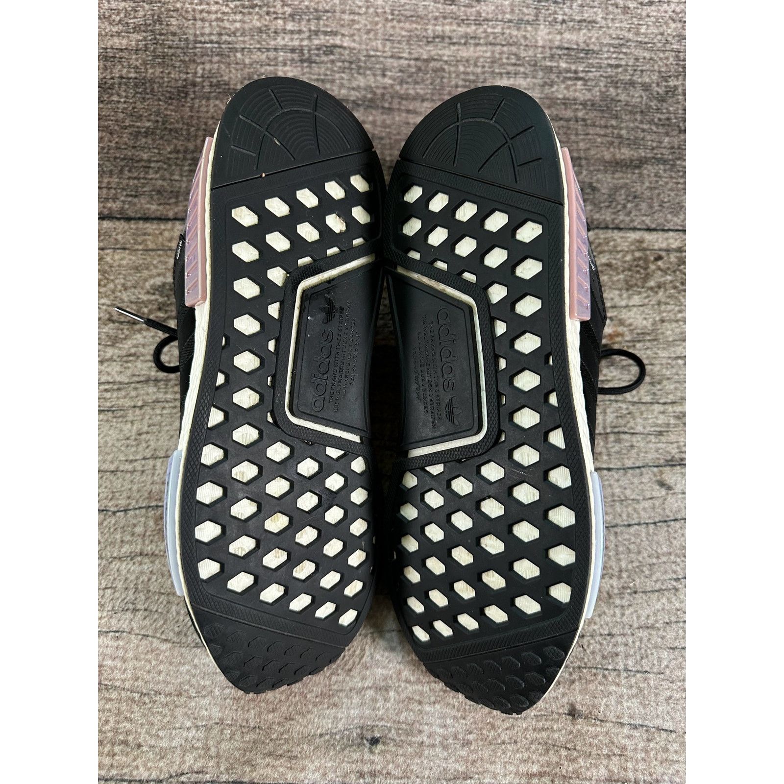 Adidas Adidas Women's NMD R1 Parley Magic Mauve Black Running Shoes Size US 10 / IT 40 - 10 Thumbnail