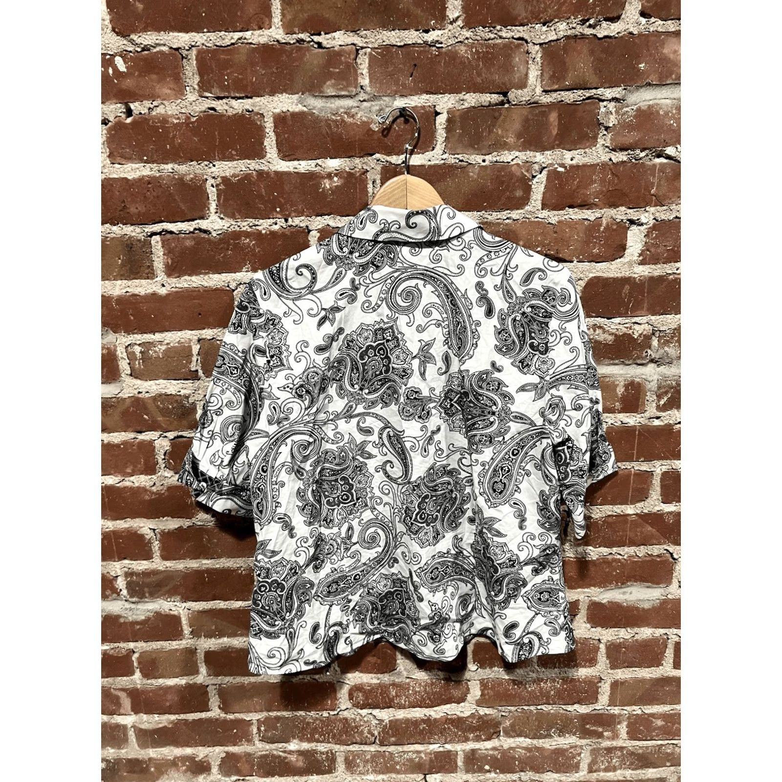 Coldwater Creek Coldwater Creek Womens Button-Up Blouse Paisley Pattern XL White Long Sleeve Shirt Womens XL White Paisley Button-Up Shirt Size XL / US 12-14 / IT 48-50 - 2 Thumbnail