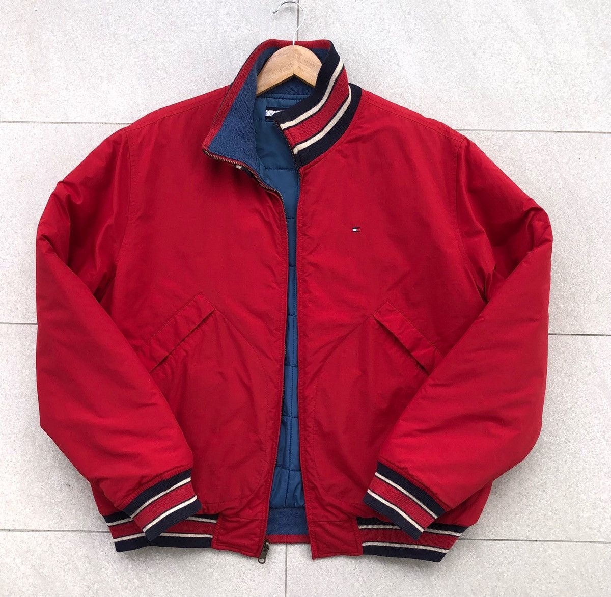 Tommy Hilfiger Vintage Tommy Hilfiger Reversible Puffer Bomber Jacket Size US L / EU 52-54 / 3 - 10 Thumbnail