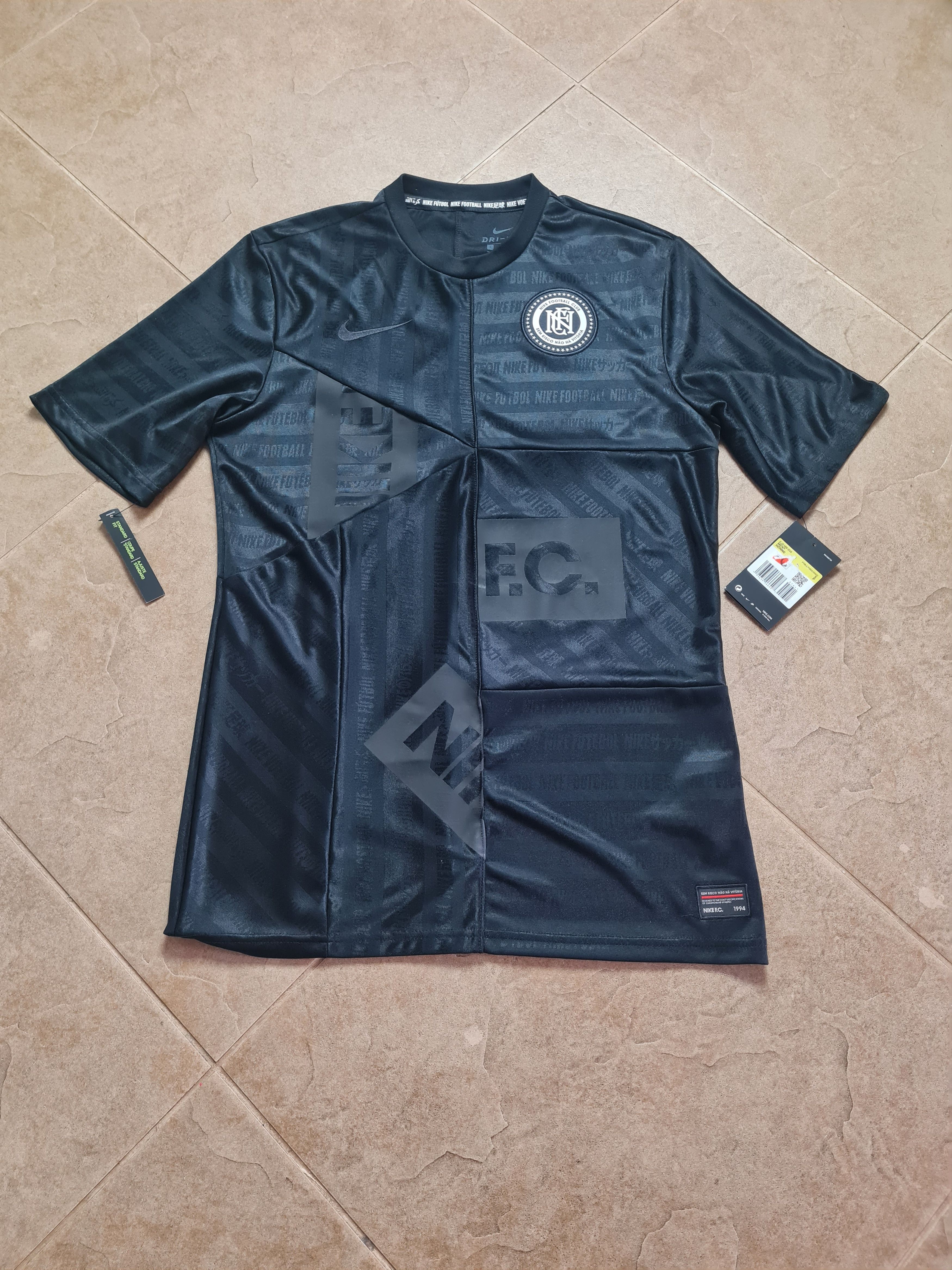Nike T-shitrs Men’s FC Nike Football Club soccer foootball Jersey Size US S / EU 44-46 / 1 - 1 Thumbnail