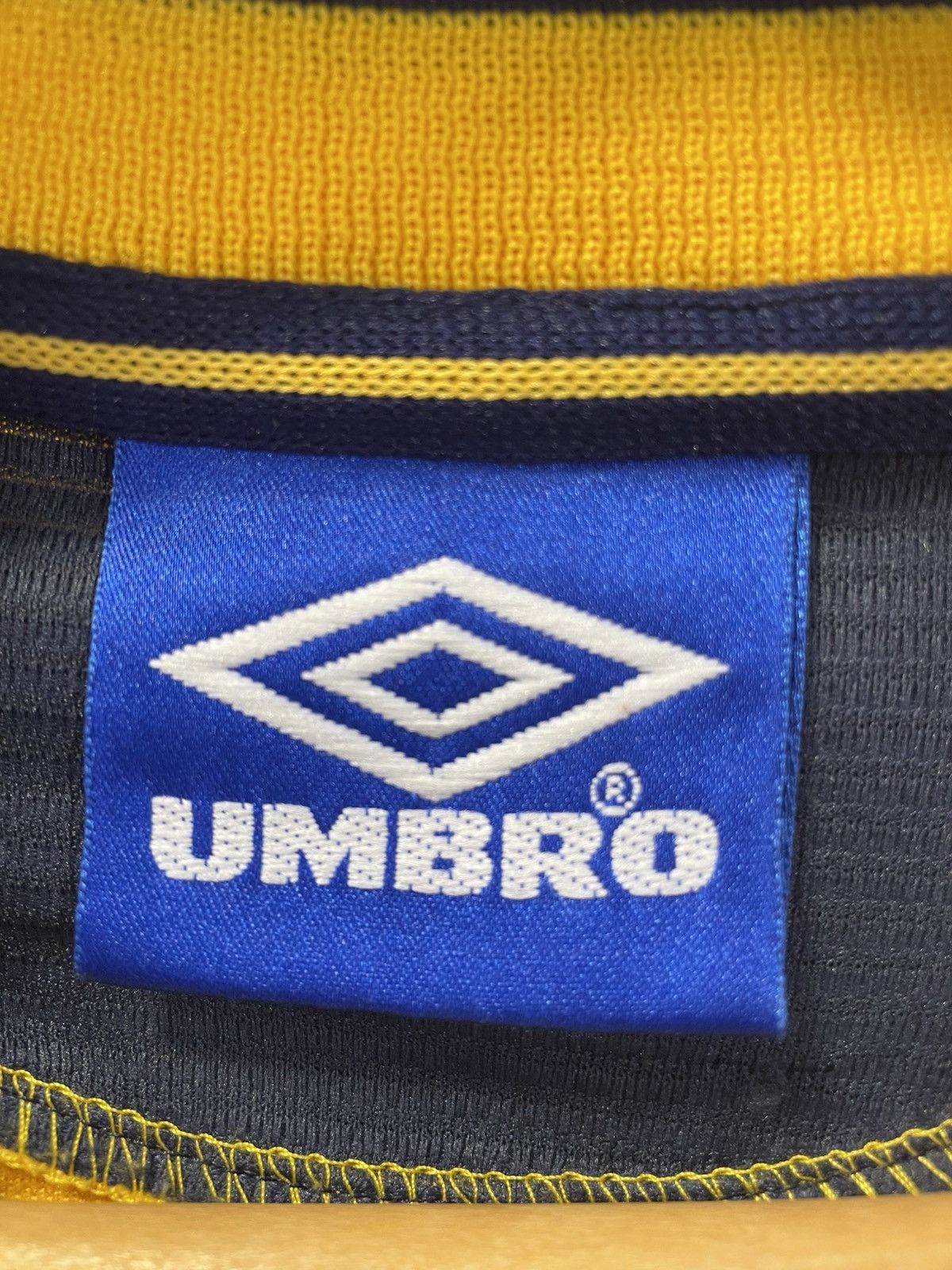 Umbro Vintage 1999-2000 England Football Goalkeeper Kit Size US M / EU 48-50 / 2 - 4 Thumbnail