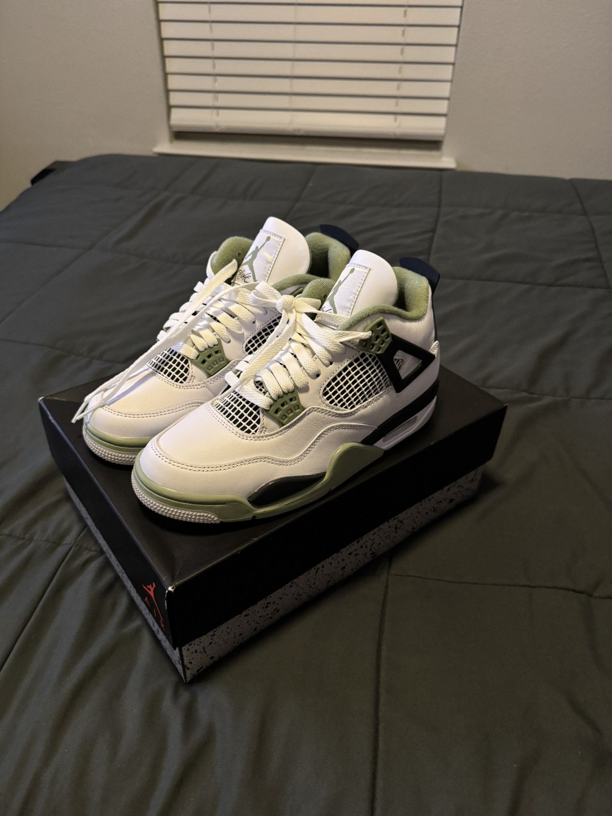 Jordan Brand Jordan 4 “Seafoam” Size US 7.5 / EU 40-41 - 1 Thumbnail