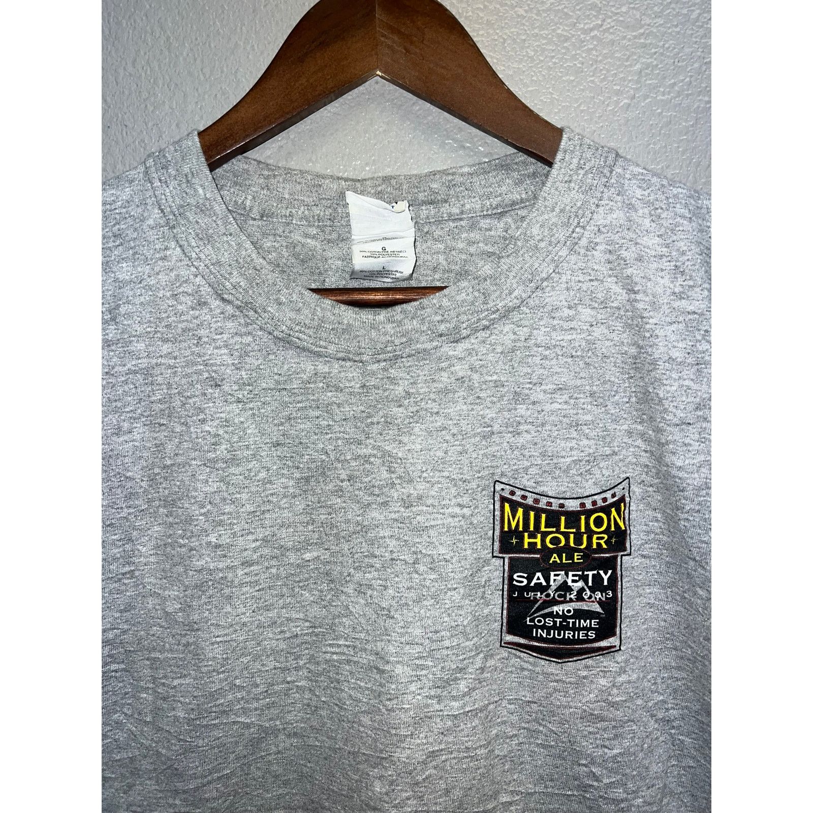 Gildan Vintage Million Hour Ale Shirt Beer Workplace Safety Tee L Size US L / EU 52-54 / 3 - 2 Thumbnail