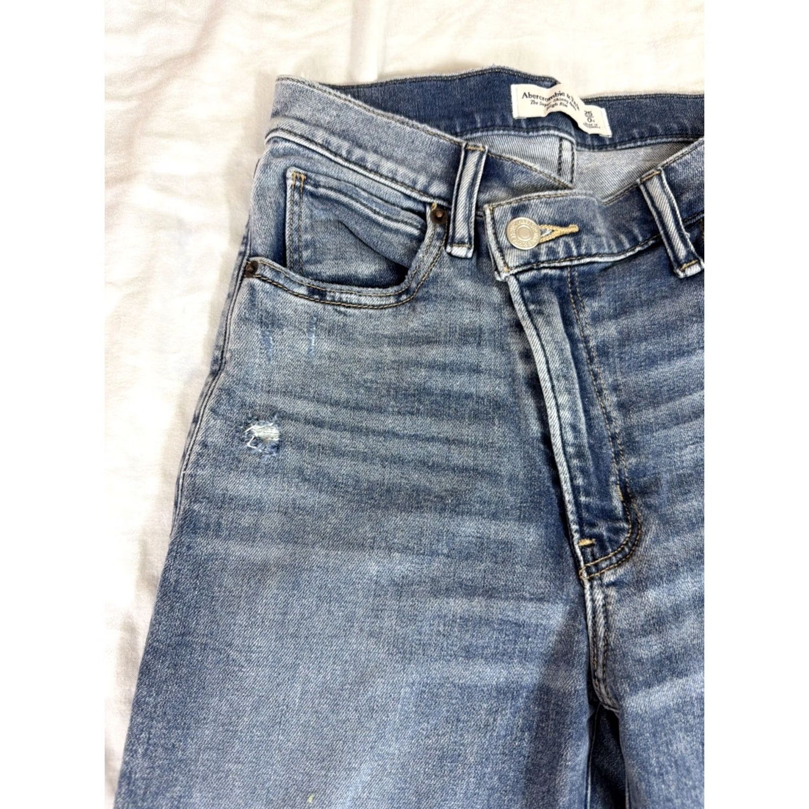 Abercrombie & Fitch Abercrombie & Fitch Women’s Jeans Skinny Light Wash High Rise Ankle 0 Blue XS? Size 42" / US 20 - 7 Thumbnail