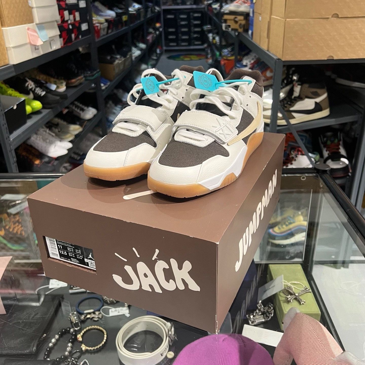 Nike Nike Lowtop Sneakers 11.5 Men Size US 11.5 / EU 44-45 - 1 Thumbnail