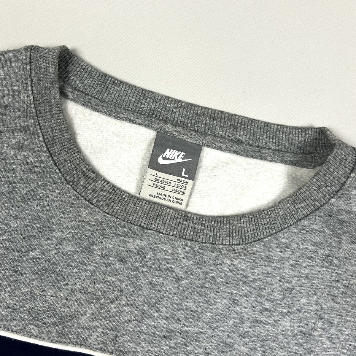 Nike × Vintage Vintage Nike Logo Cotton Grey Sweatshirt Y2k Men’s Size L Size US L / EU 52-54 / 3 - 10 Thumbnail