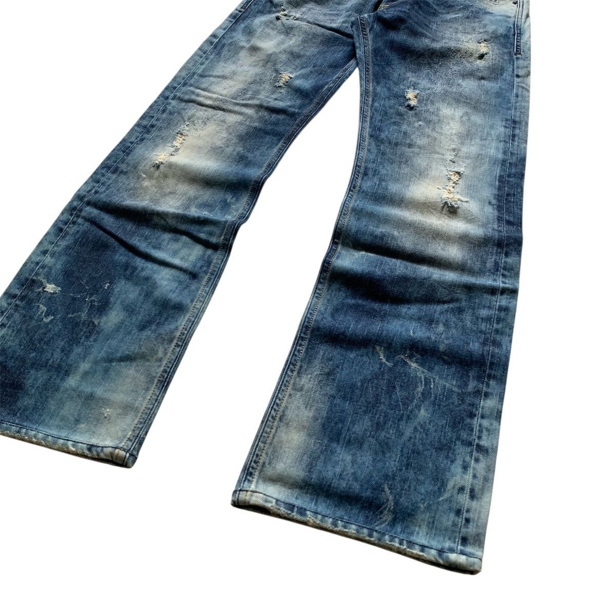 Diesel Diesel Viker R-Box Distressed Jeans Faded Ifsix Lgb Style Size US 32 / EU 48 - 3 Thumbnail