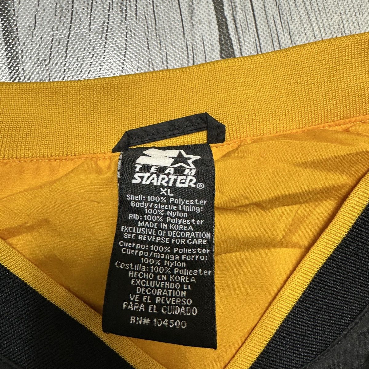 Starter Vintage Iowa Hawkeyes windbreaker Size US XL / EU 56 / 4 - 4 Thumbnail