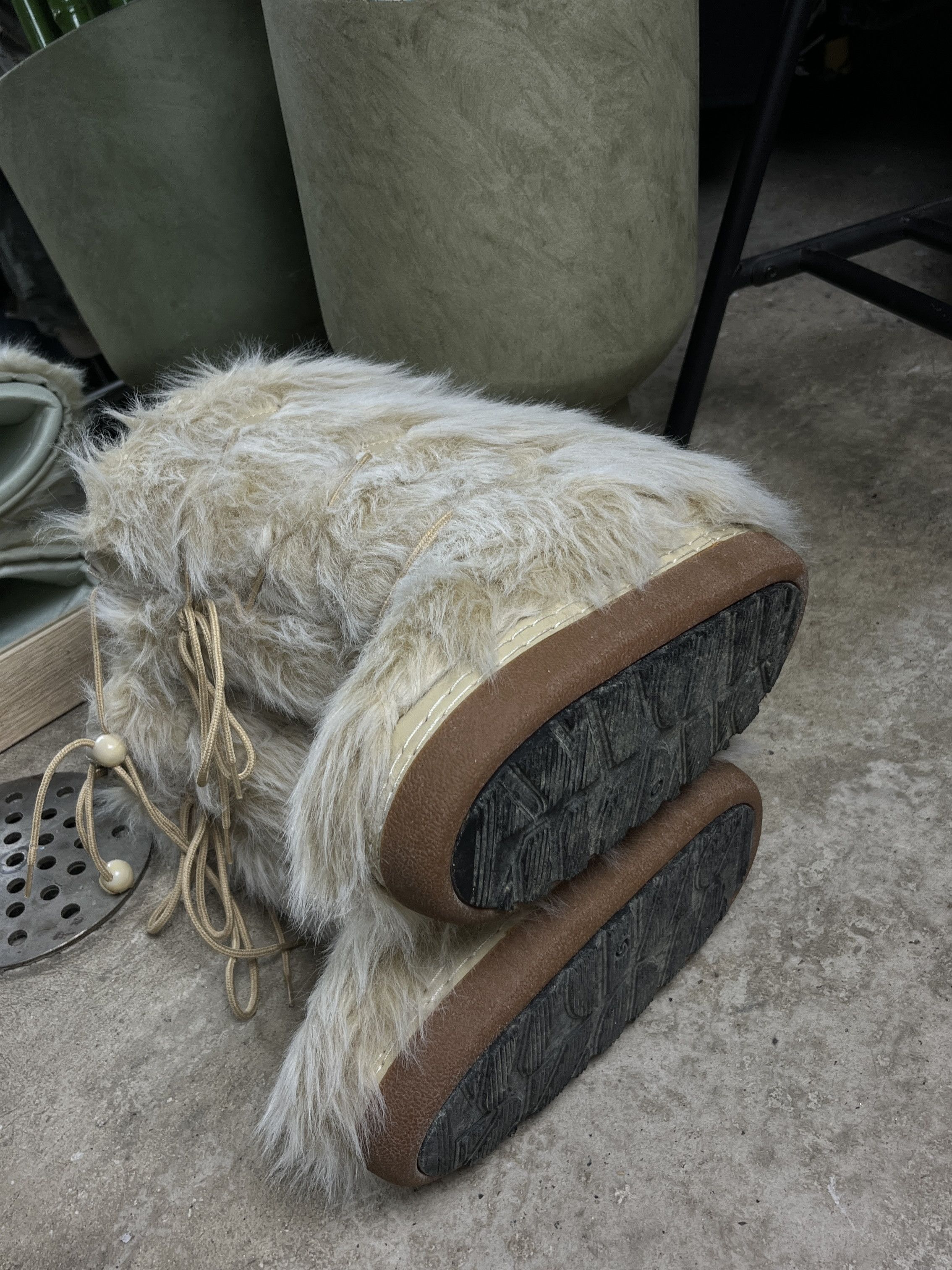 Vintage 2000s FAUX FUR FLUFFY APRES-SKI MOON BOOTS CREAM - № 5100 Size US 6 / EU 39 - 13 Thumbnail