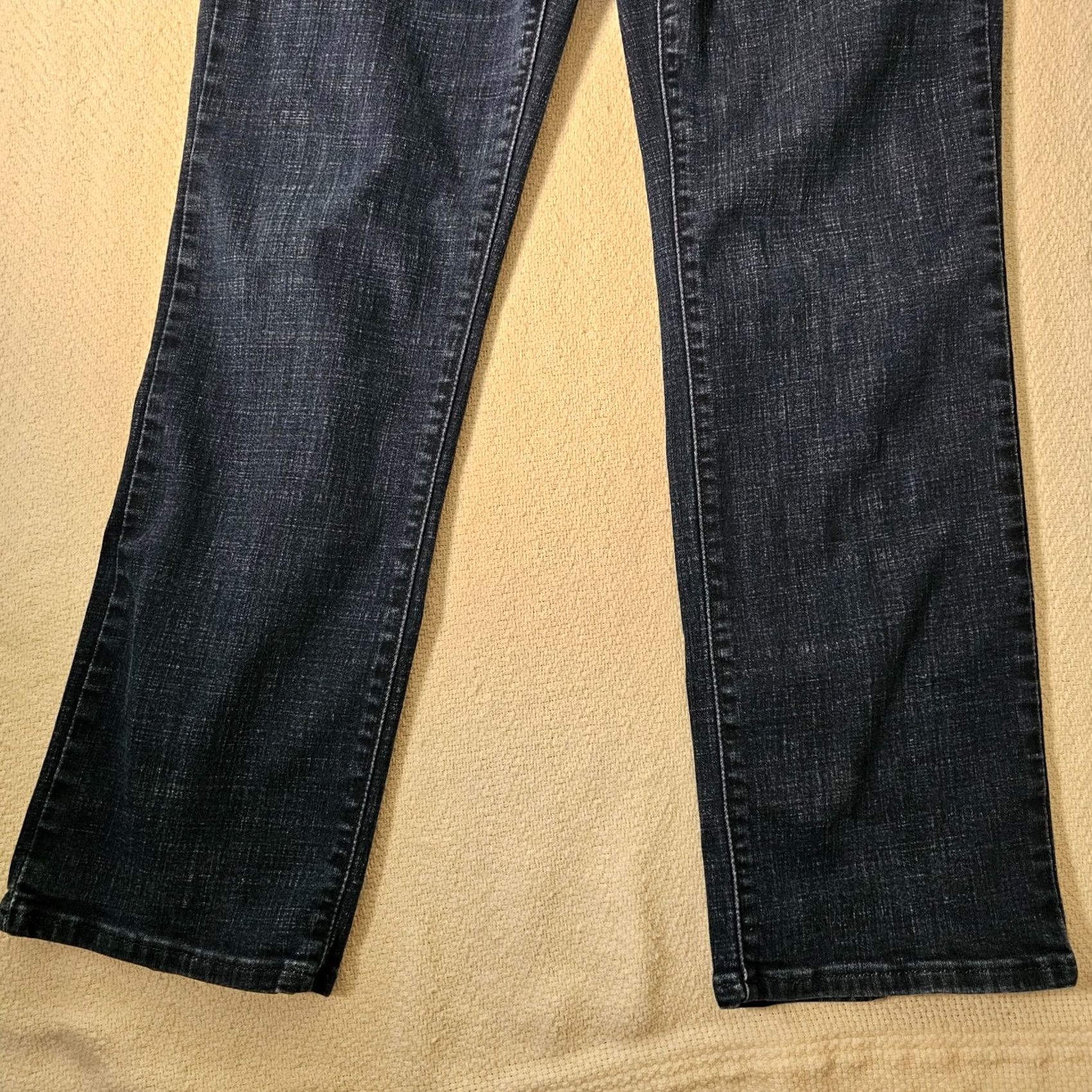 Levi's VINTAGE? No. Levi's 505 Womens Straight Jeans Blue Denim Size 30 Regular 5-Pocket Mid Rise Adult Womens Jeans Size 30" / US 8 / IT 44 - 2 Thumbnail