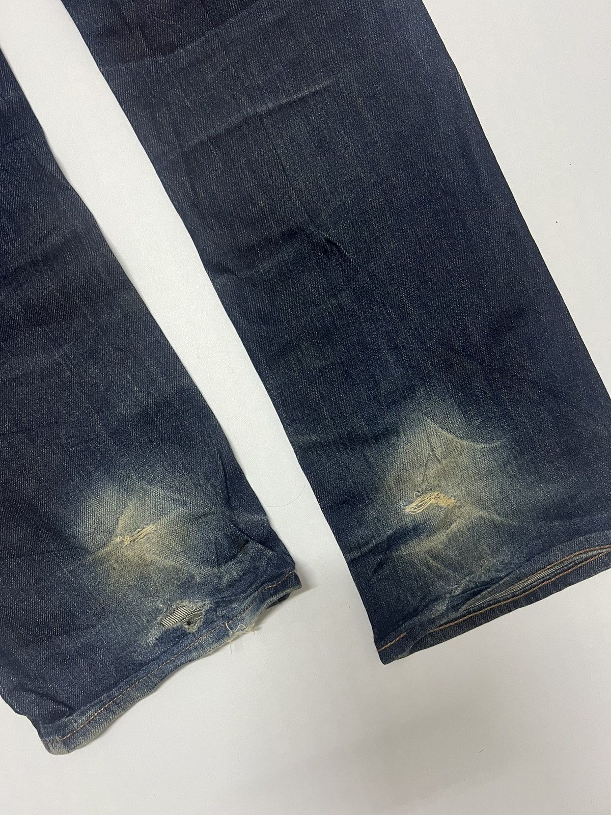 Uniqlo Uniqlo UJ Dark Blue Wash Distressed Denim Size US 34 / EU 50 - 12 Thumbnail