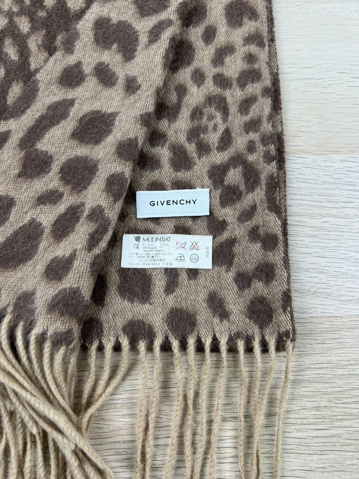 Givenchy Givenchy Scarf / Muffler / Neckwear M063 Size ONE SIZE - 4 Thumbnail