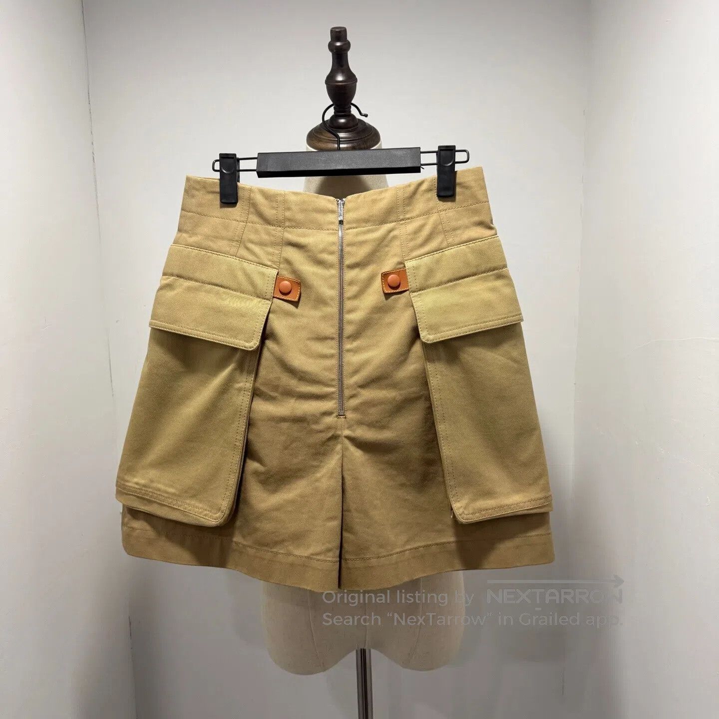 Loewe Loewe Cargo Shorts| Size 35" - 1 Thumbnail