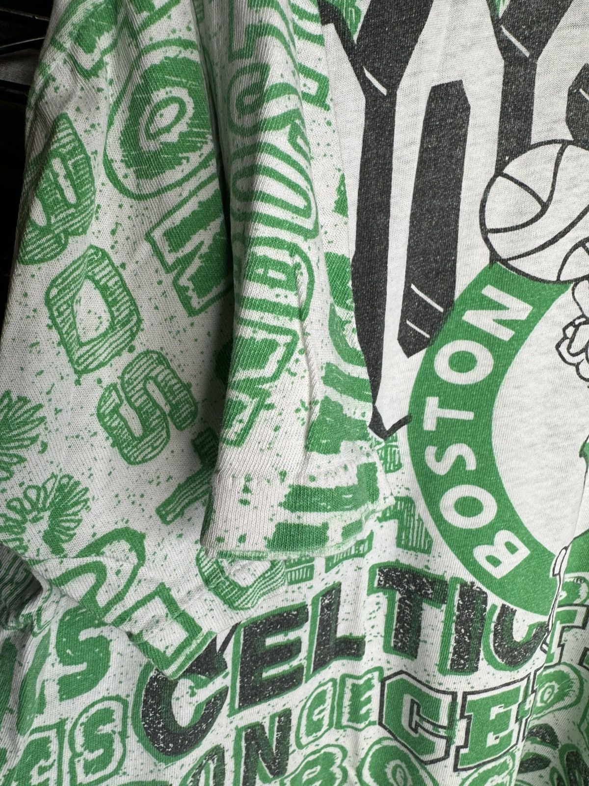NBA × Vintage Vintage 1992 Boston Celtics Official Fan AOP XL Graphic Tee Size US XL / EU 56 / 4 - 4 Thumbnail