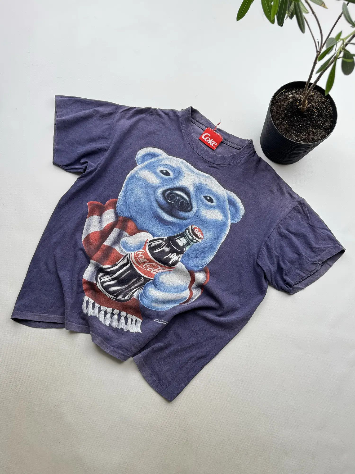 Coca Cola Coca Cola 1995 Vintage Thrashed T-Shirt (459) Size US L / EU 52-54 / 3 - 1 Thumbnail