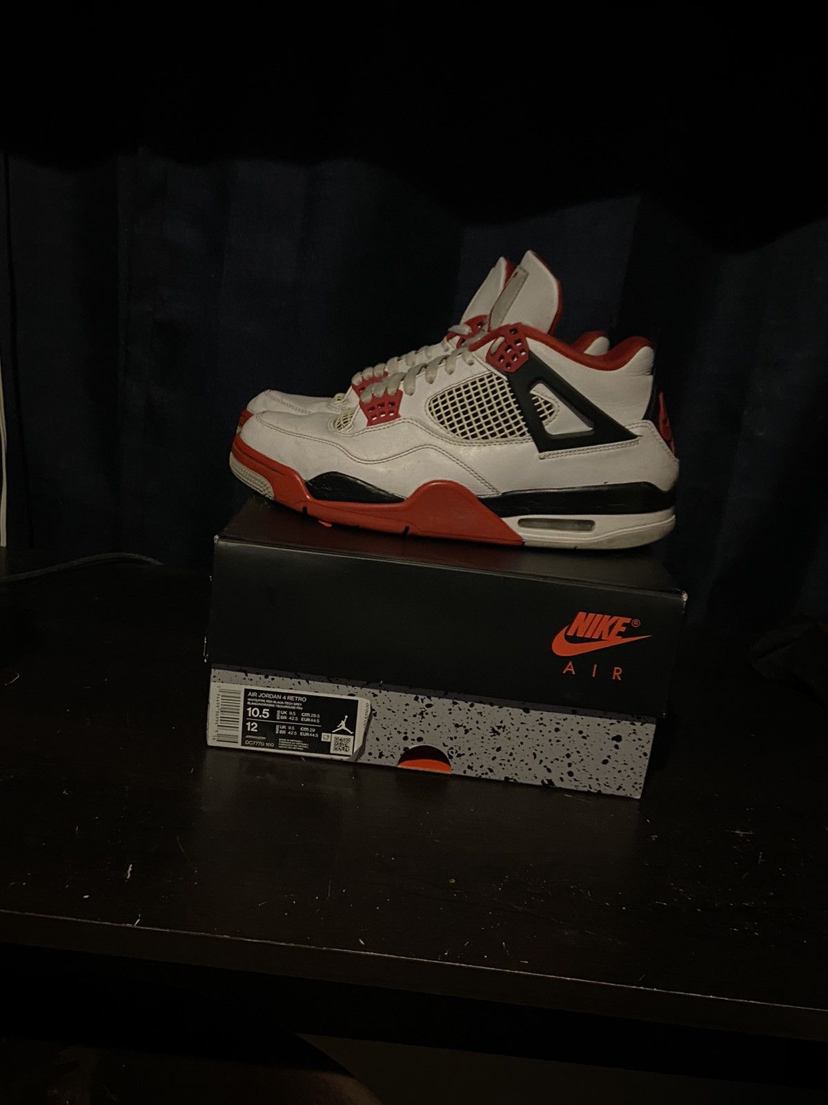 Jordan Brand Jordan 4 fire red Size US 10.5 / EU 43-44 - 3 Thumbnail