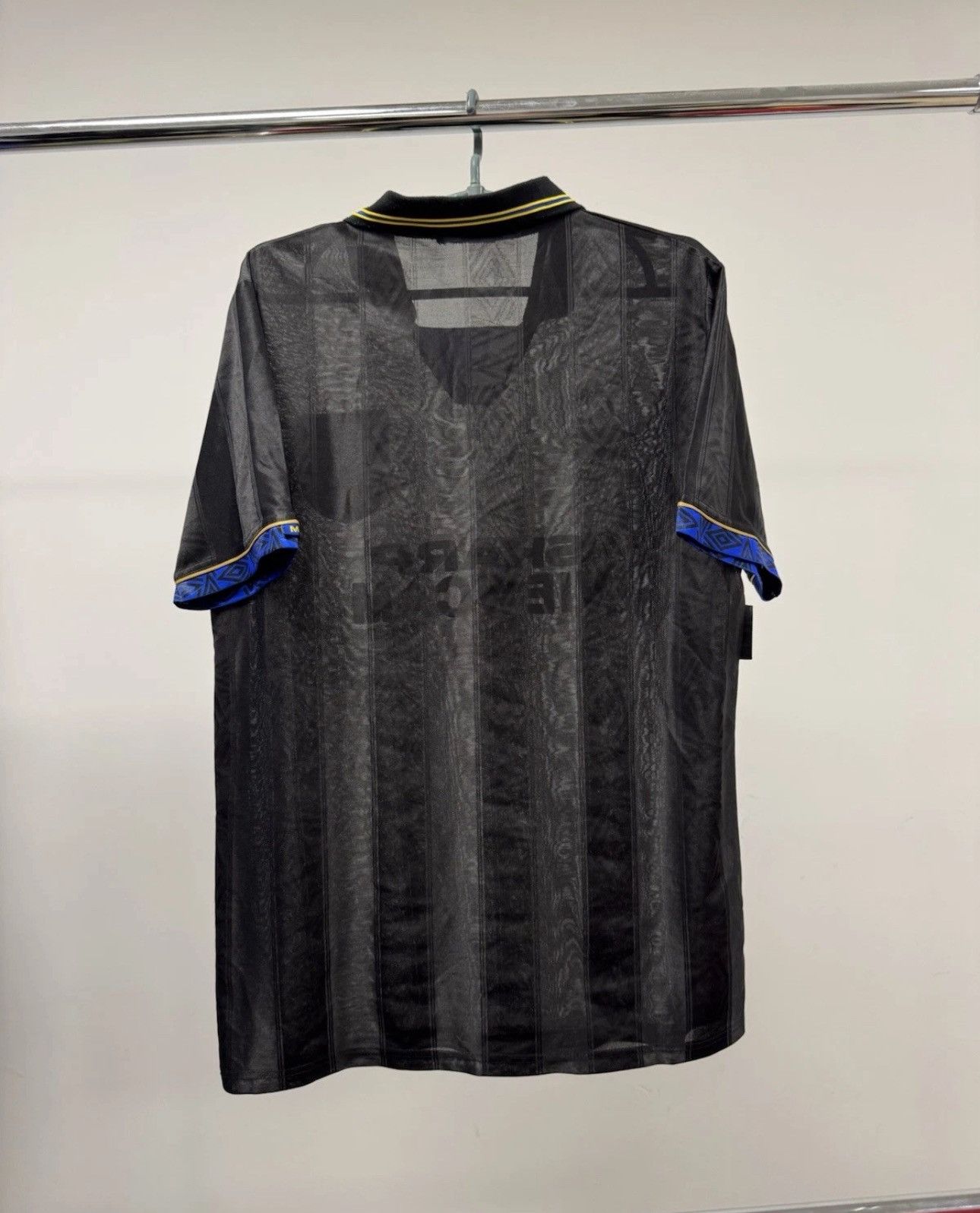 Umbro UMBRO MANCHESTER UNITED 1993/94 AWAY FOOTBALL SHIRT SOCCER Size US L / EU 52-54 / 3 - 8 Thumbnail