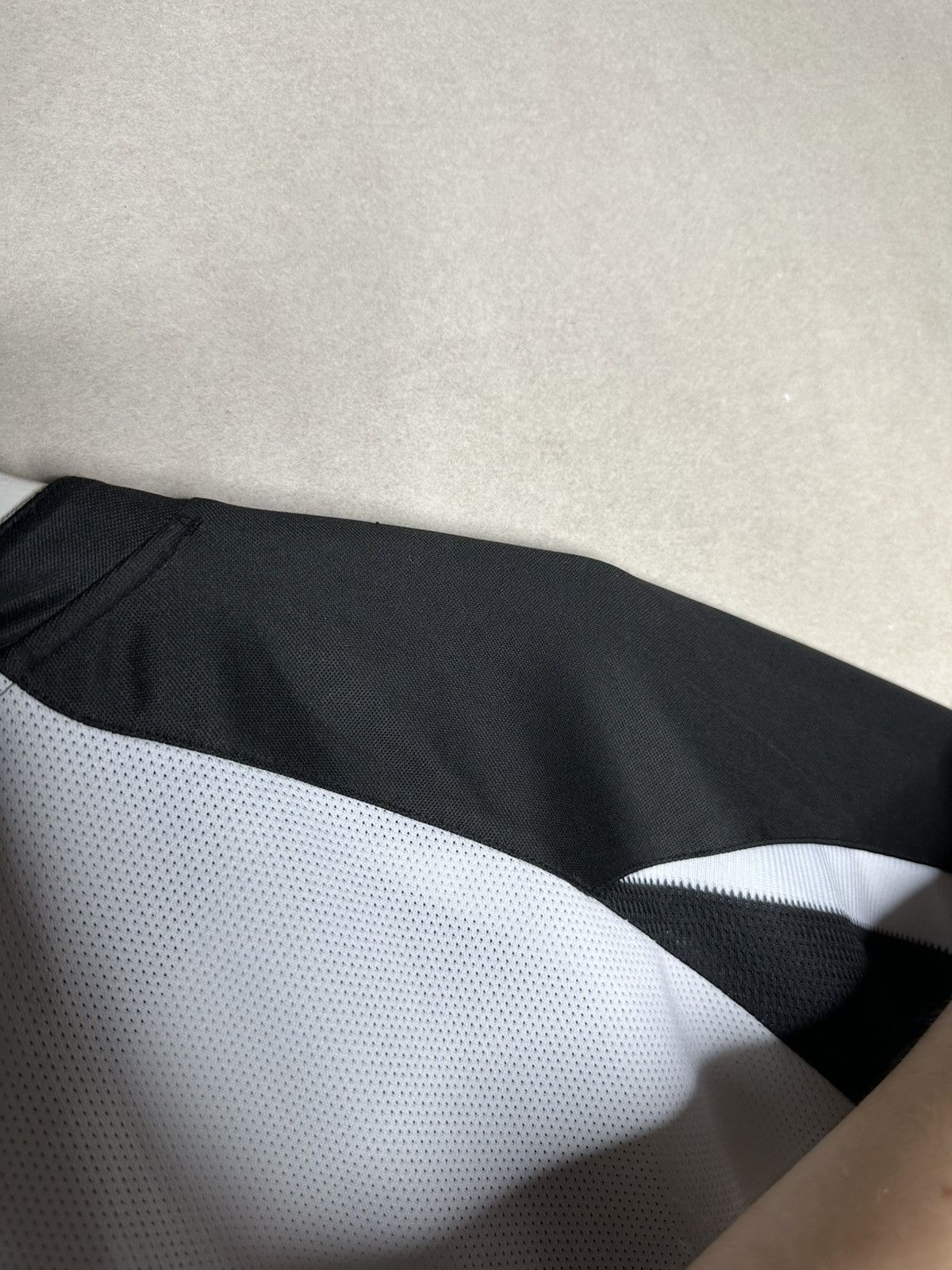 Puma Newcastle United Puma 2010/2011 Football Shirt Puma Jersey Size US XL / EU 56 / 4 - 15 Thumbnail