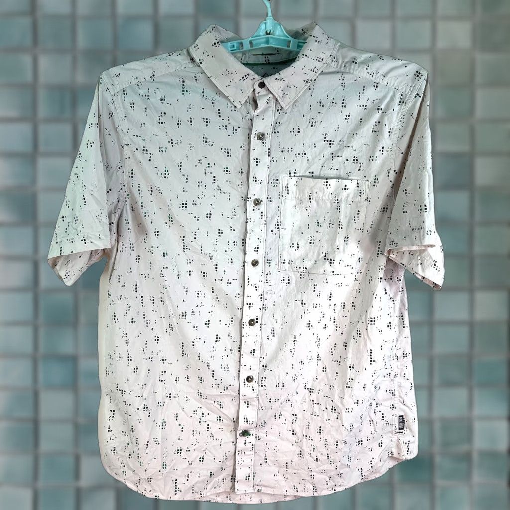 Vintage REI Geometric Print Button-Up Shirt Men’s L White Short Sleeve Outdoor Casual Size US L / EU 52-54 / 3 - 1 Thumbnail