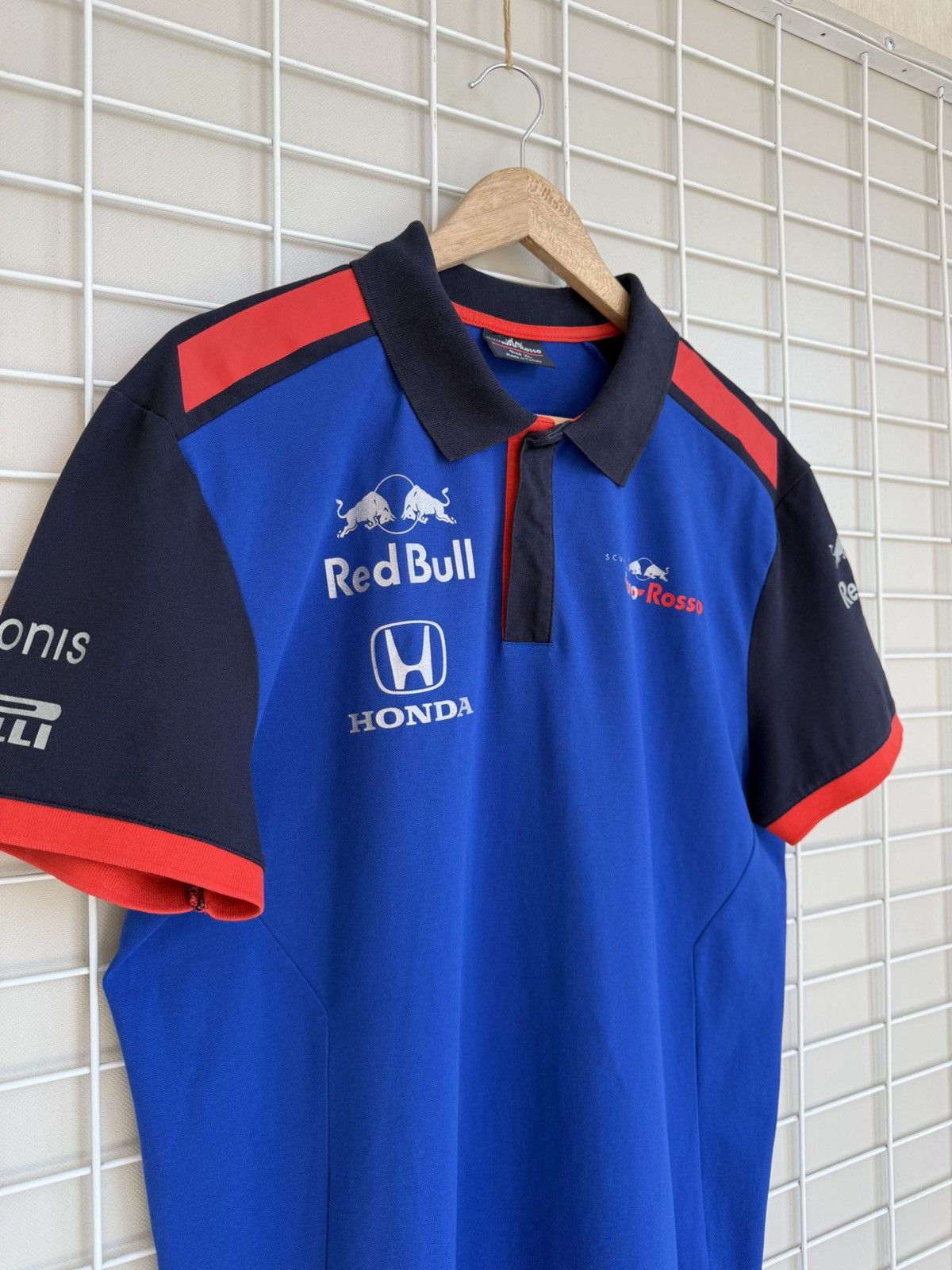 Red Bull Scuderia Red Bull Toro Rosso Racing Shirt Mens Size L/XL Size US XL / EU 56 / 4 - 3 Thumbnail