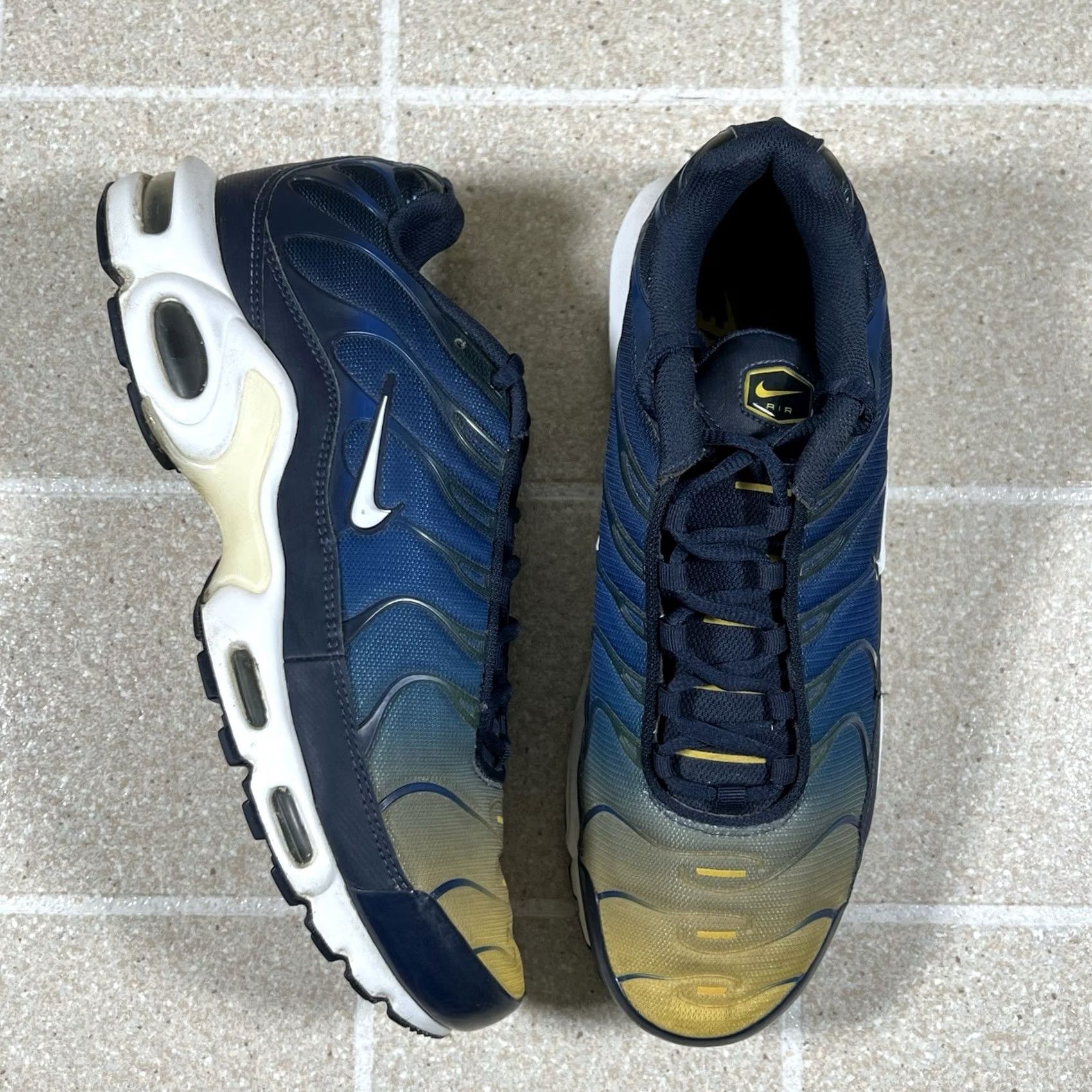 Nike Nike Air Max Plus Gradient Pack 852630-407 Men Sneaker 11 Blue Navy Lemon 2018 Size US 11 / EU 44 - 2 Thumbnail
